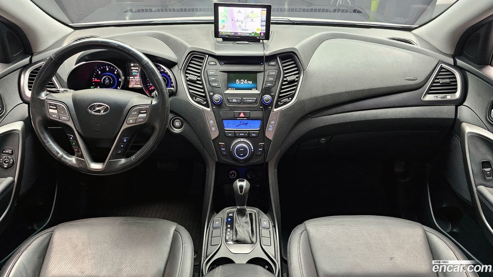 Main__Slider__Photo:Santafe Hyundai 2015.3-6