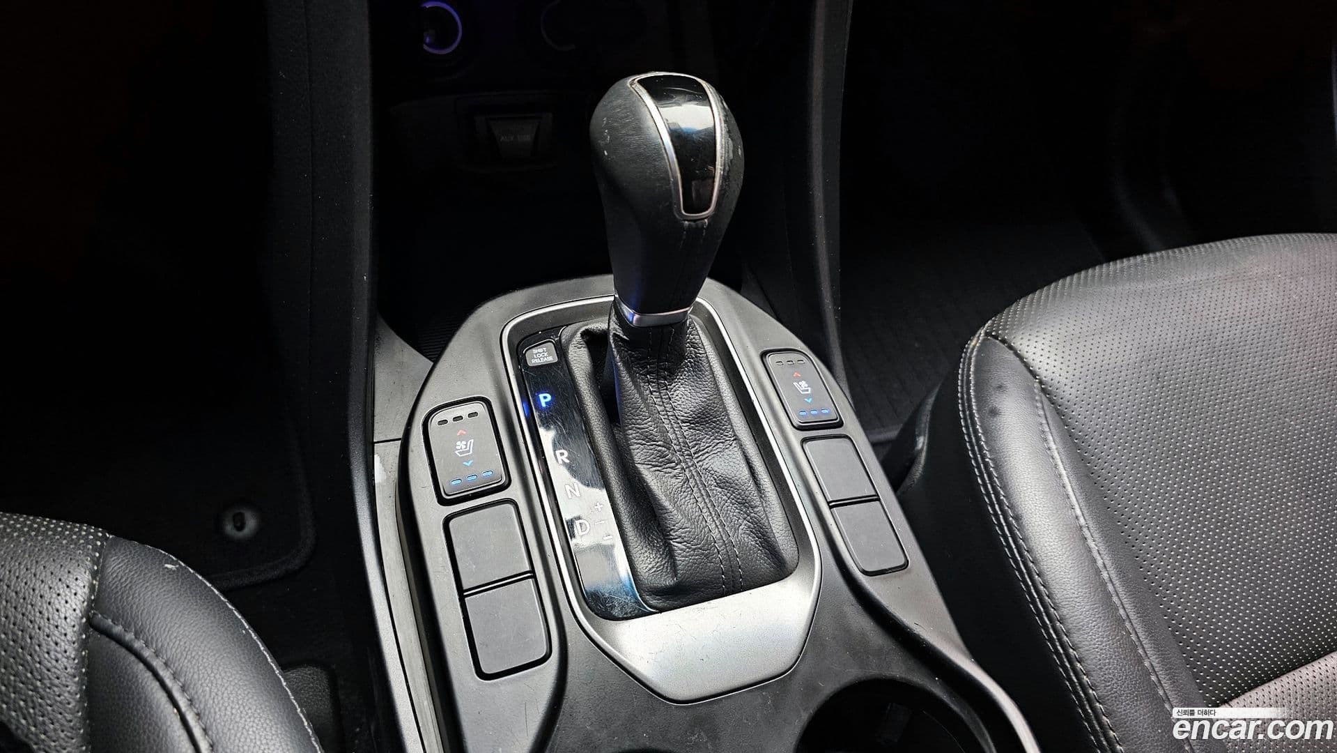 Main__Slider__Photo:Santafe Hyundai 2015.3-8