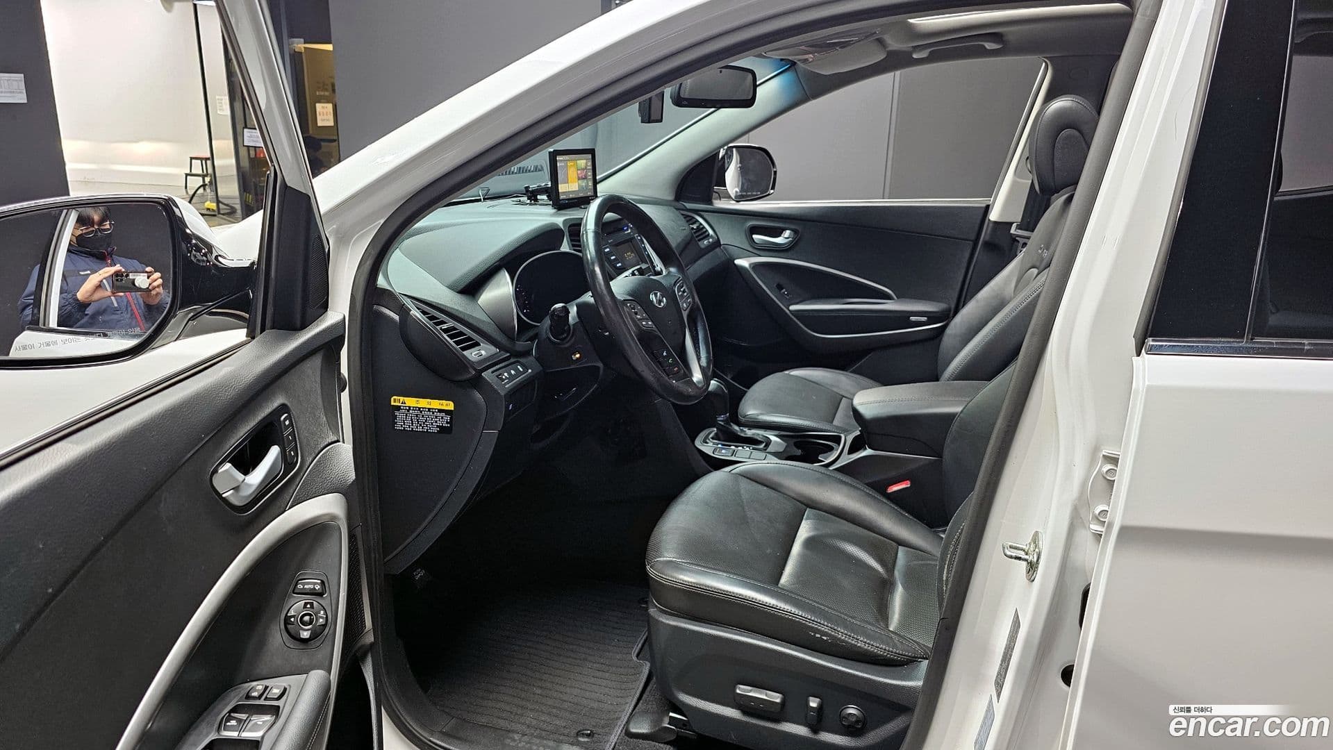 Main__Slider__Photo:Santafe Hyundai 2015.3-9