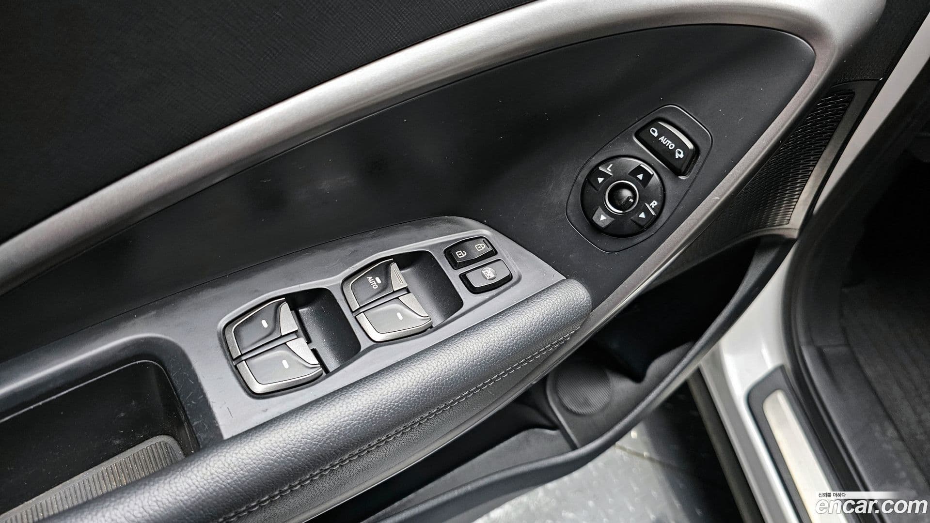 Main__Slider__Photo:Santafe Hyundai 2015.3-17