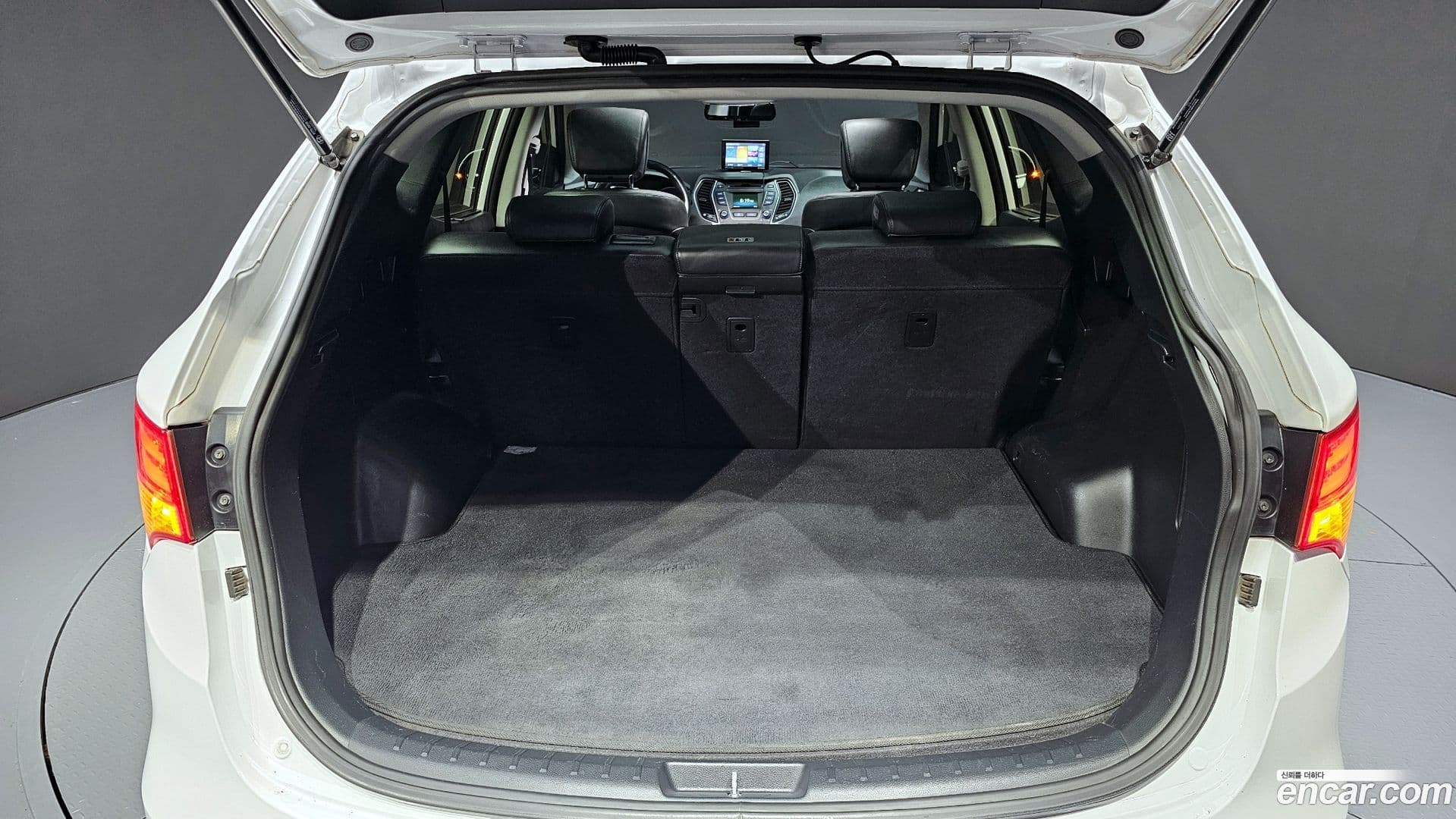 Main__Slider__Photo:Santafe Hyundai 2015.3-19