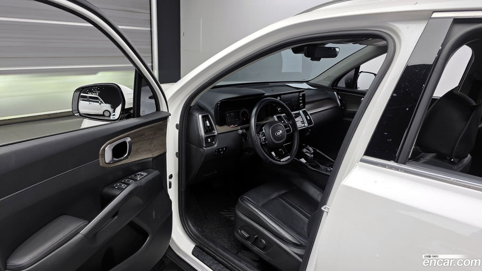 Main__Slider__Photo:Sorento Kia 2020.5-9