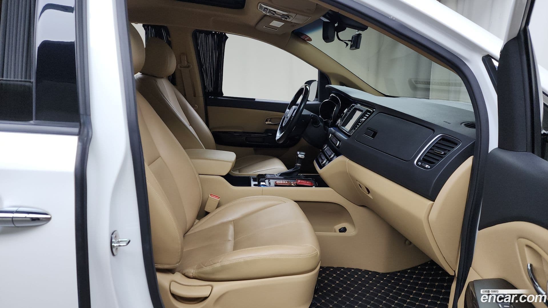 Main__Slider__Photo:Canival Kia 2017.10-10