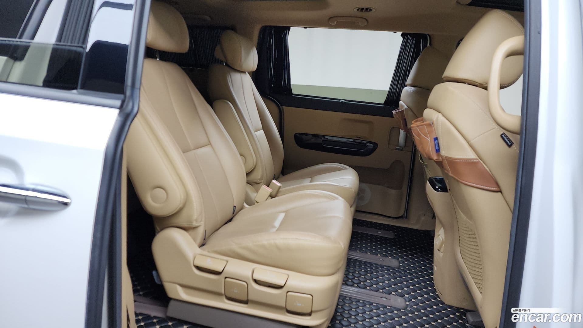 Main__Slider__Photo:Canival Kia 2017.10-11