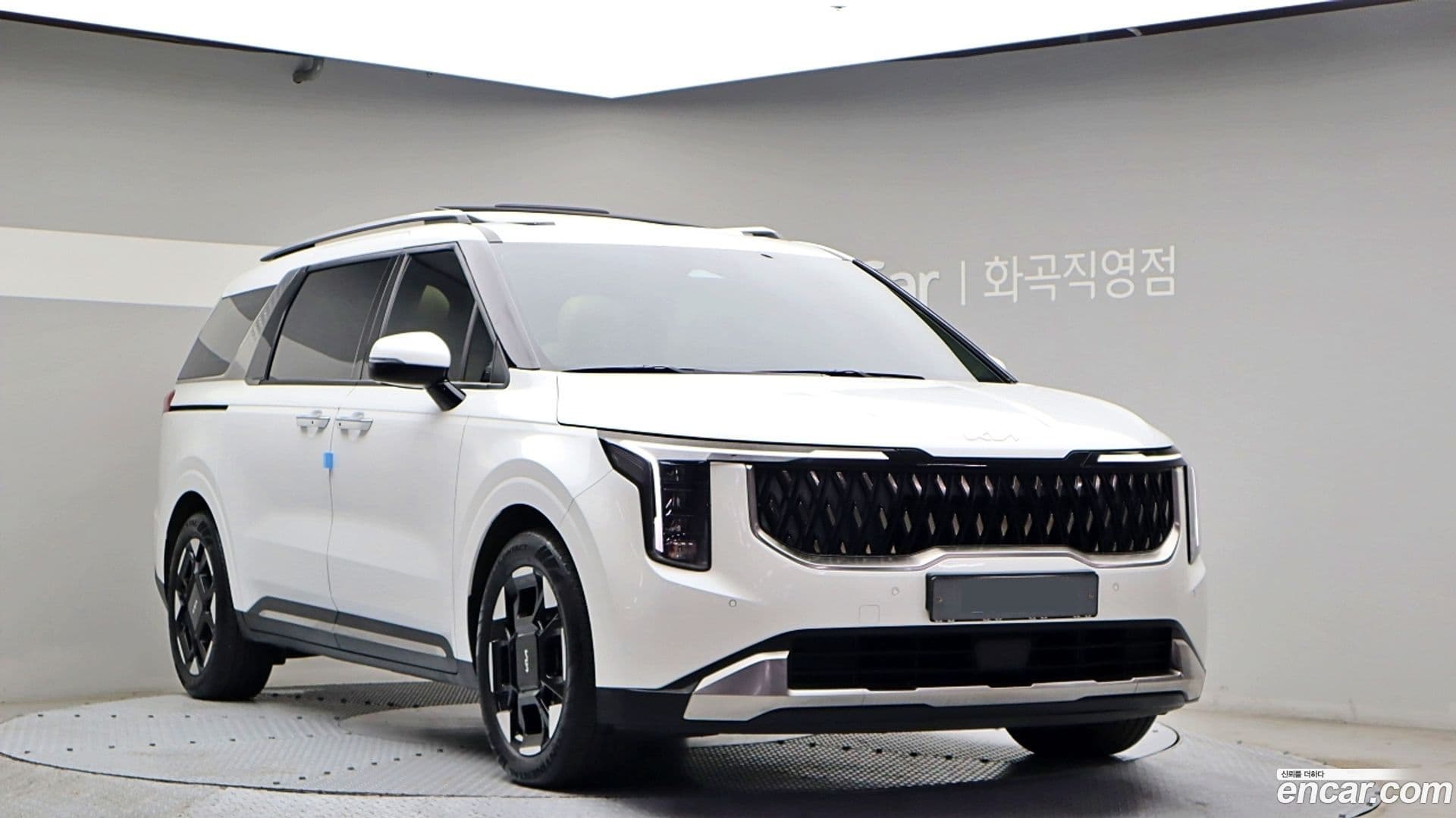 Main__Slider__Photo:Canival Kia 2024.6-2