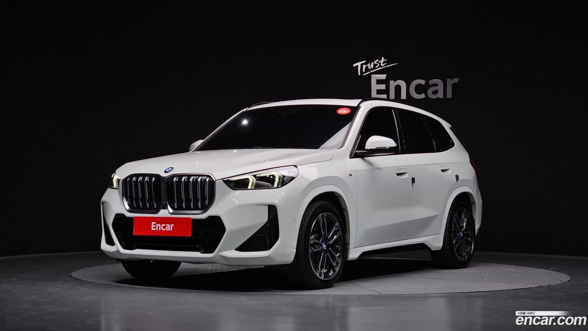 iX1 BMW 2023.4-OUTER-001