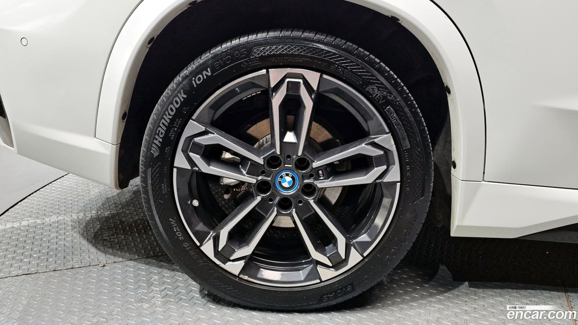 Main__Slider__Photo:iX1 BMW 2023.4-4