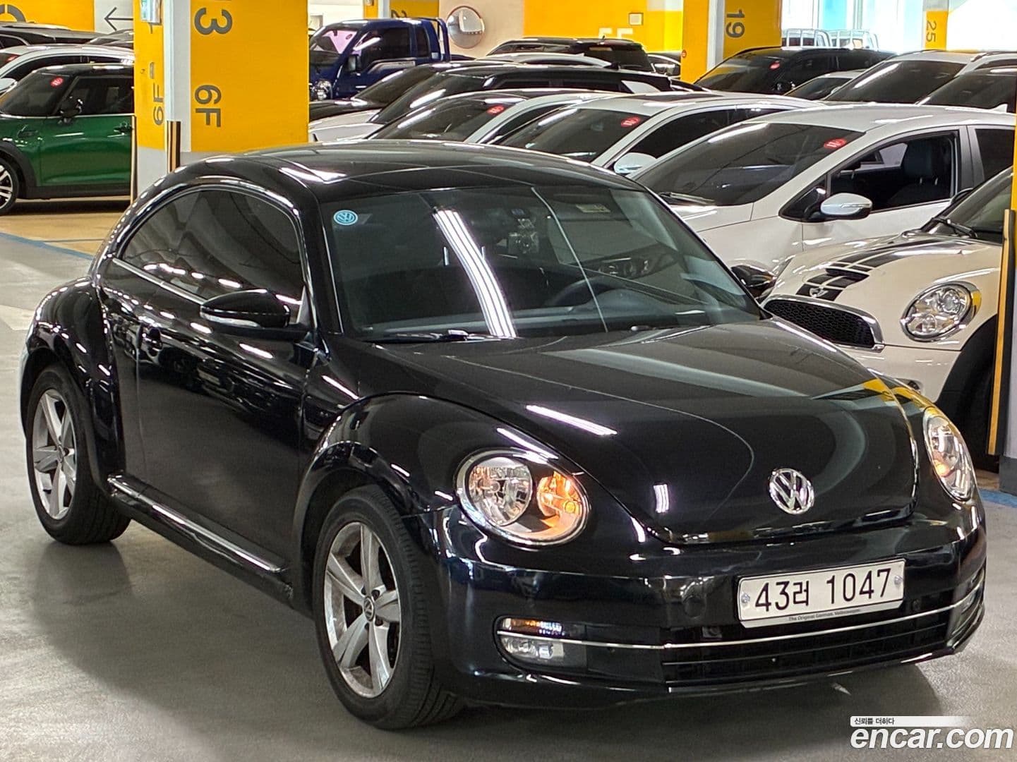 Main__Slider__Photo:Beatle Volkswagen 2014.7-1