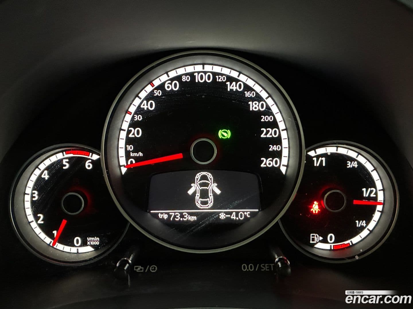 Main__Slider__Photo:Beatle Volkswagen 2014.7-4