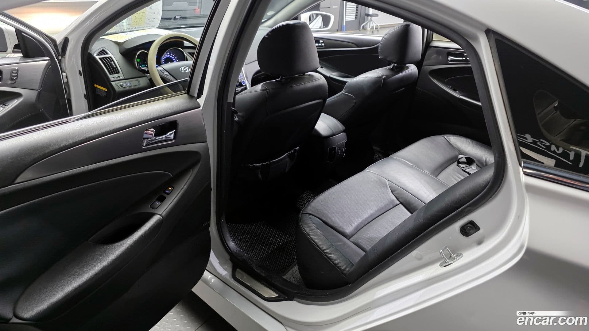 Main__Slider__Photo:Sonata Hyundai 2011.11-10