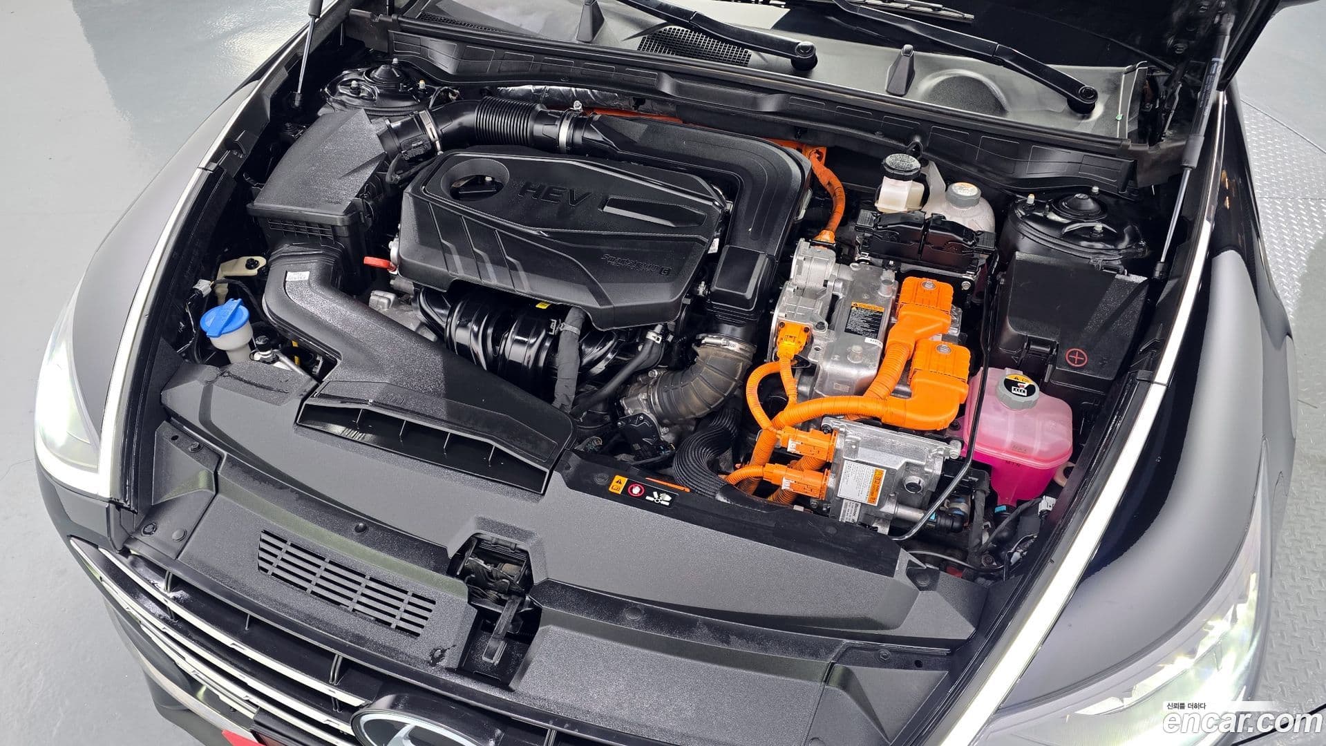 Main__Slider__Photo:Sonata Hyundai 2023.4-5