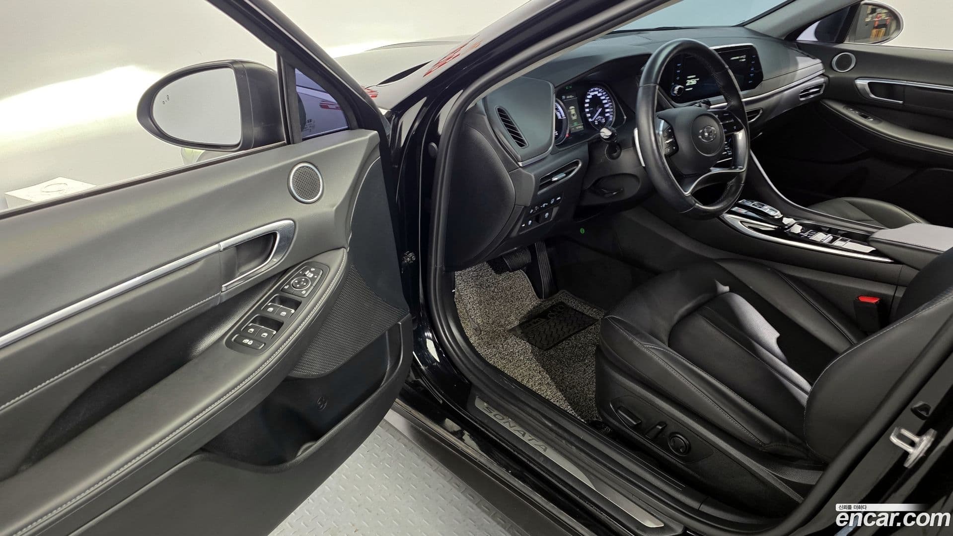 Main__Slider__Photo:Sonata Hyundai 2023.4-9