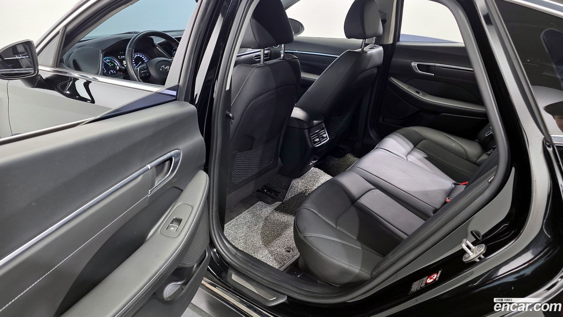 Main__Slider__Photo:Sonata Hyundai 2023.4-10