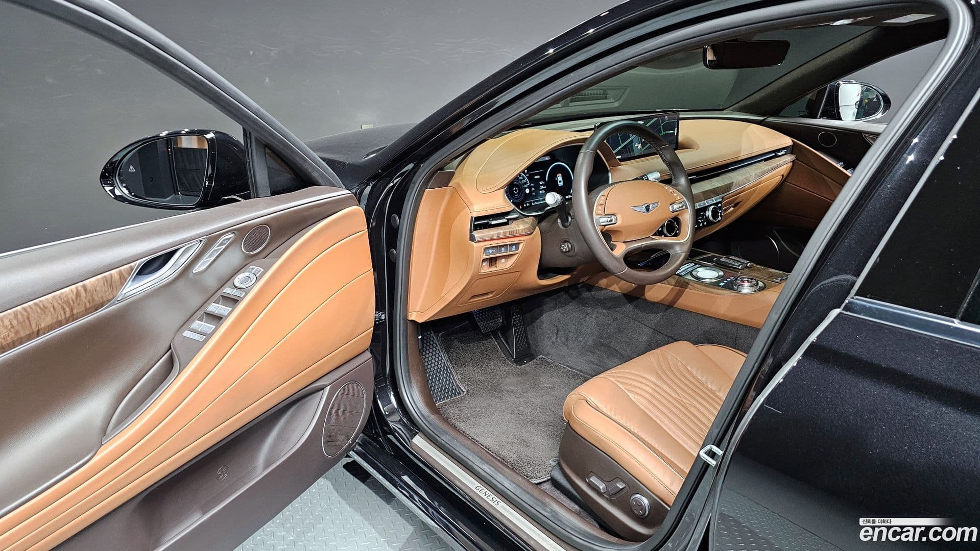 Main__Slider__Photo:G80 Genesis 2021.10-10