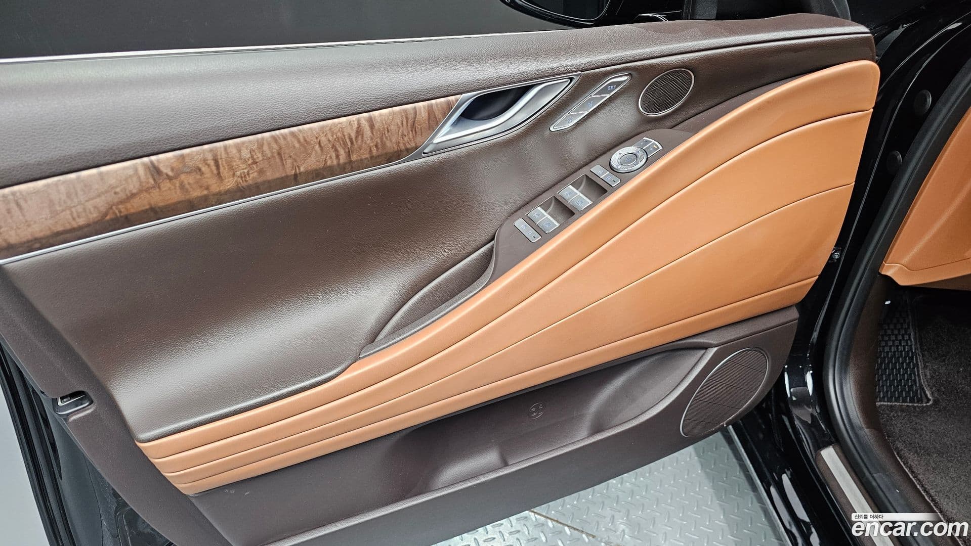 Main__Slider__Photo:G80 Genesis 2021.10-13