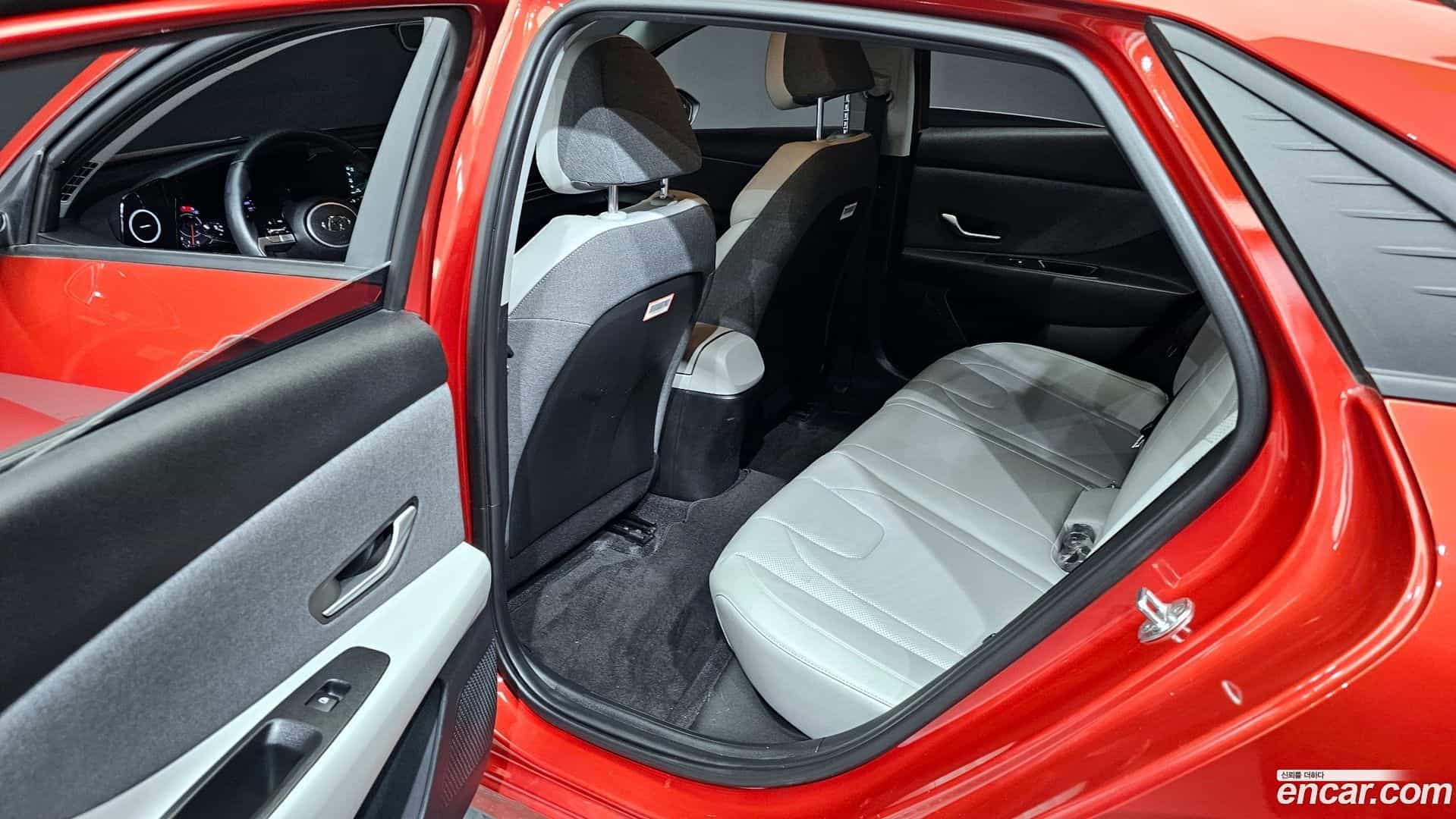 AVANTE Hyundai 2022.2-OPTION-015