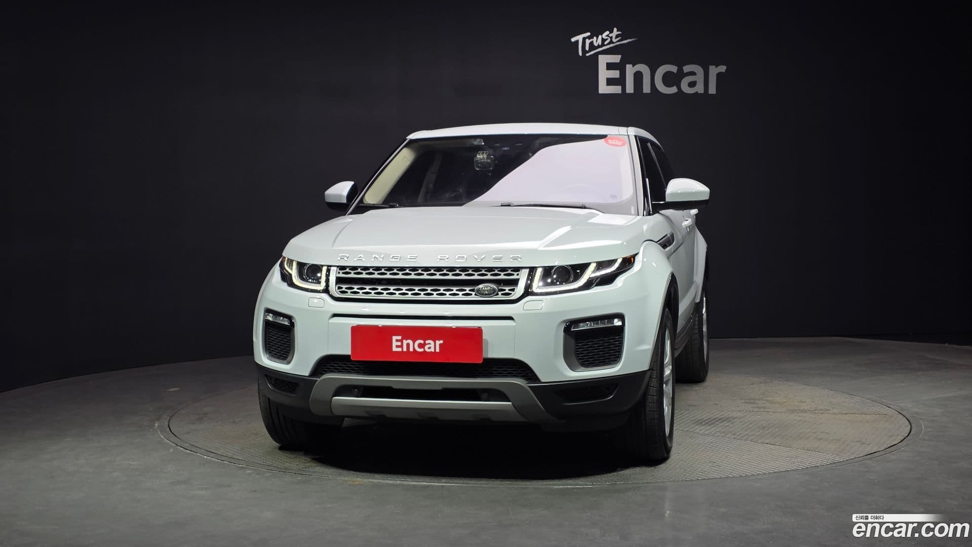 Main__Slider__Photo:Range Rover Evoque Land Rover 2016.7-2