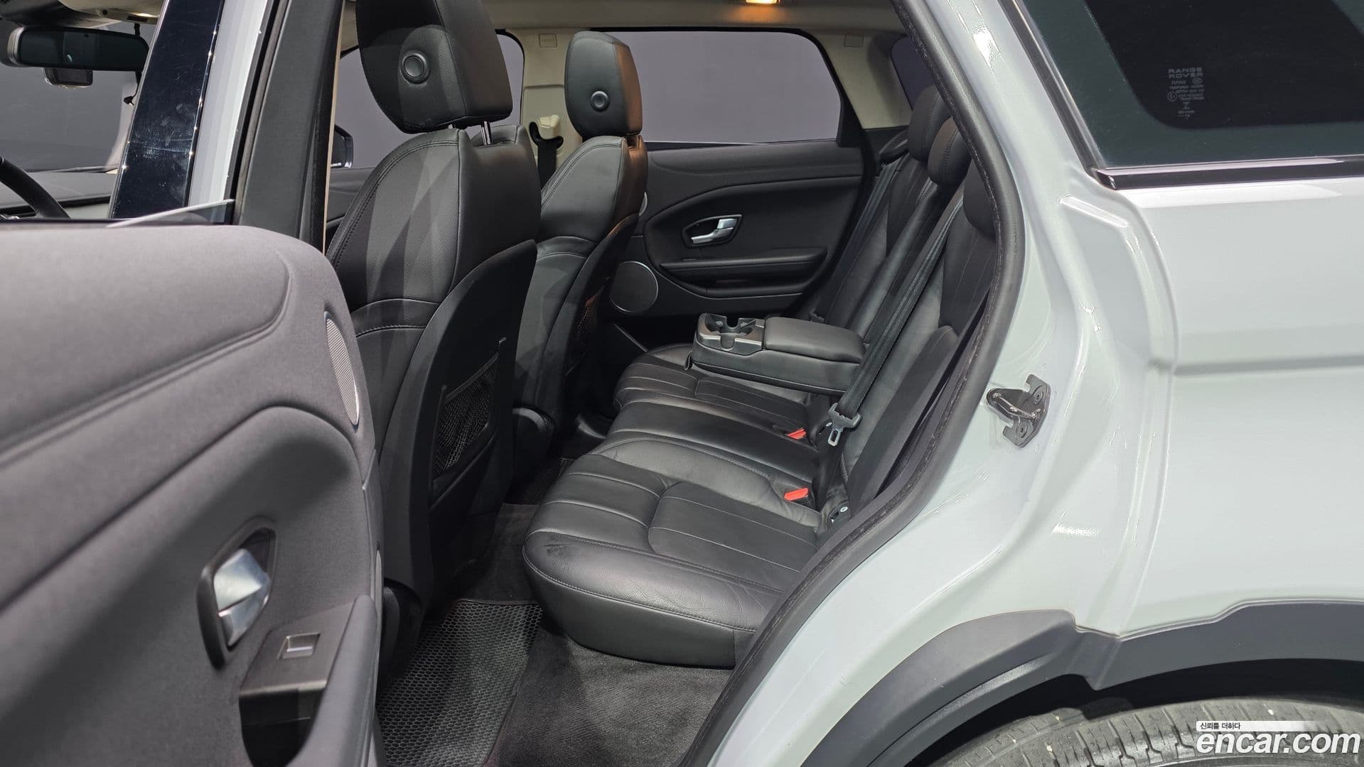 Main__Slider__Photo:Range Rover Evoque Land Rover 2016.7-11