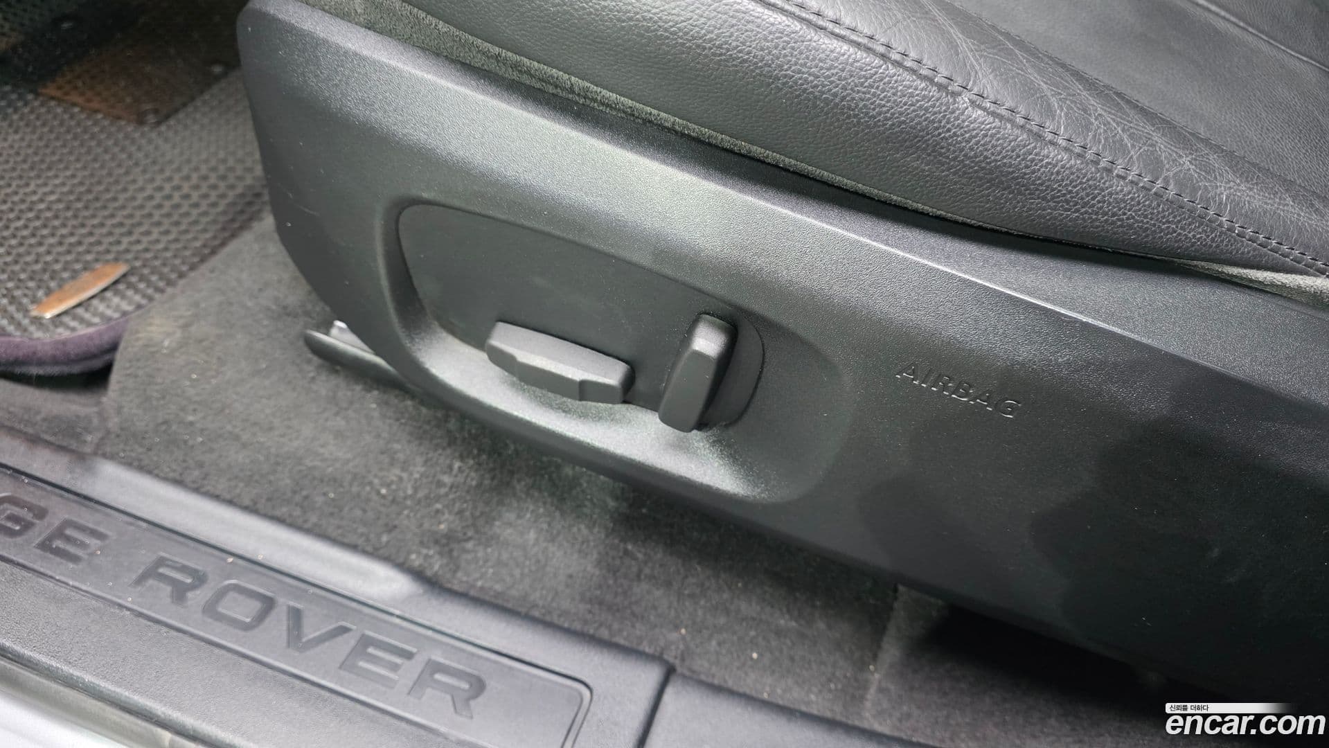 Main__Slider__Photo:Range Rover Evoque Land Rover 2016.7-17