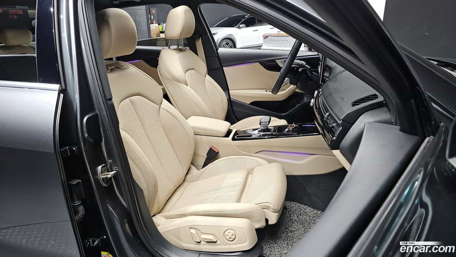 A4 Audi 2021.10-INNER-010