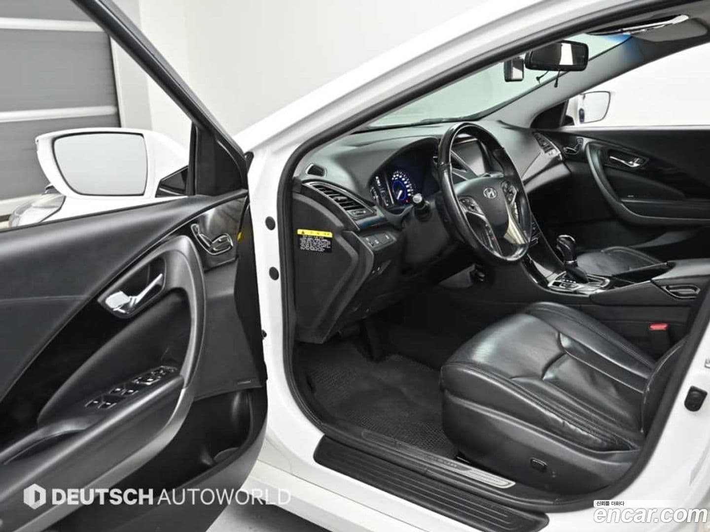 Main__Slider__Photo:Grandeur Hyundai 2011.10-10