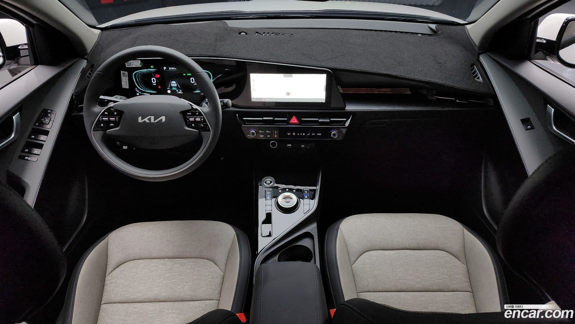 Main__Slider__Photo:Niro Kia 2025.4-6