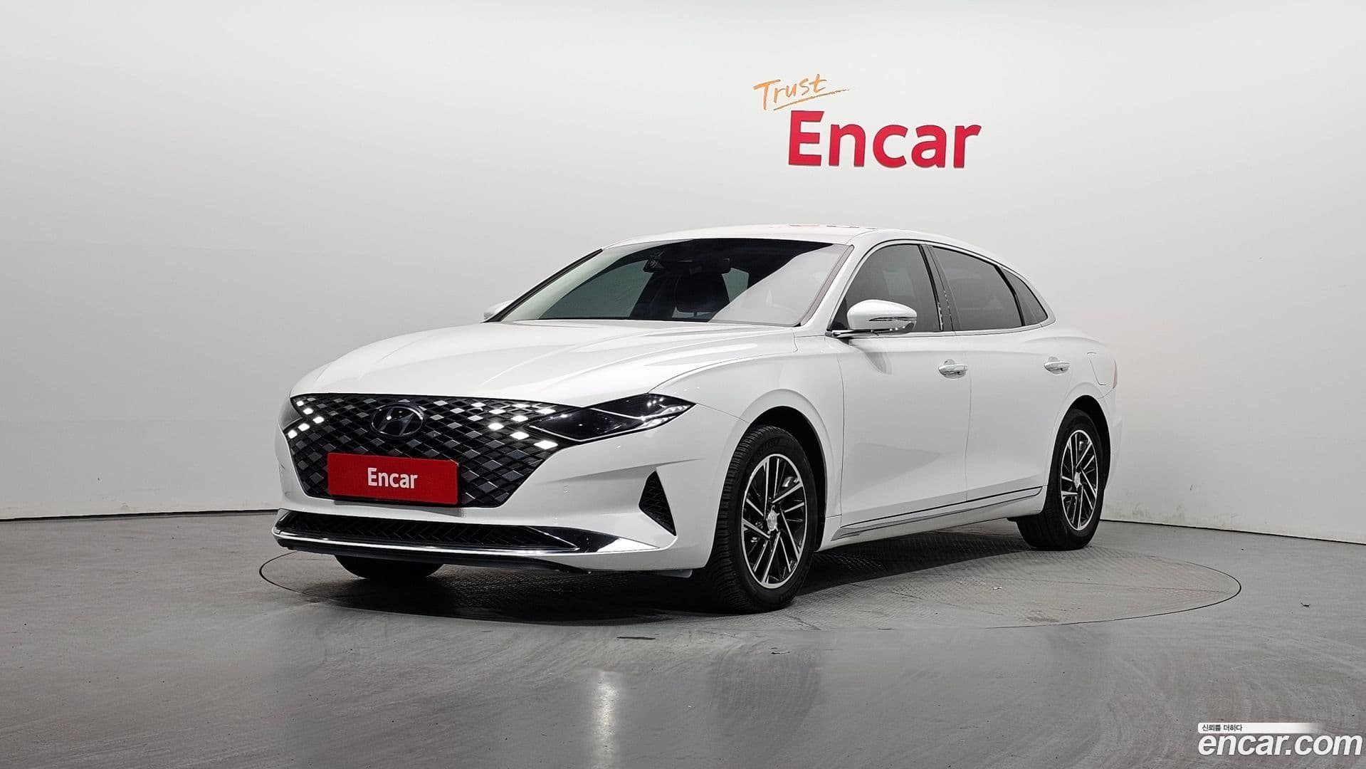 Main__Slider__Photo:Grandeur Hyundai 2020.0-0