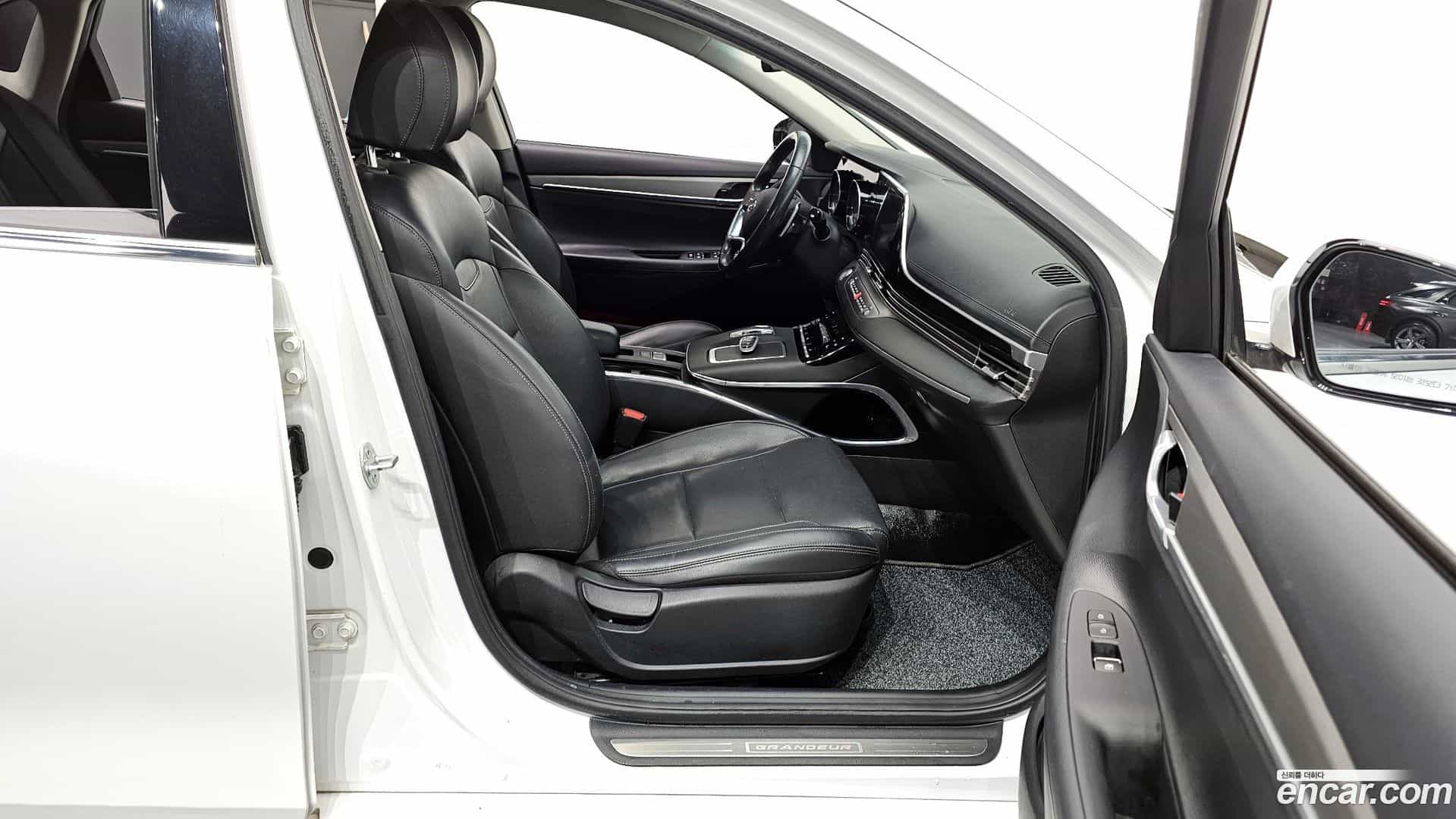 Grandeur Hyundai 2020.0-OPTION-015