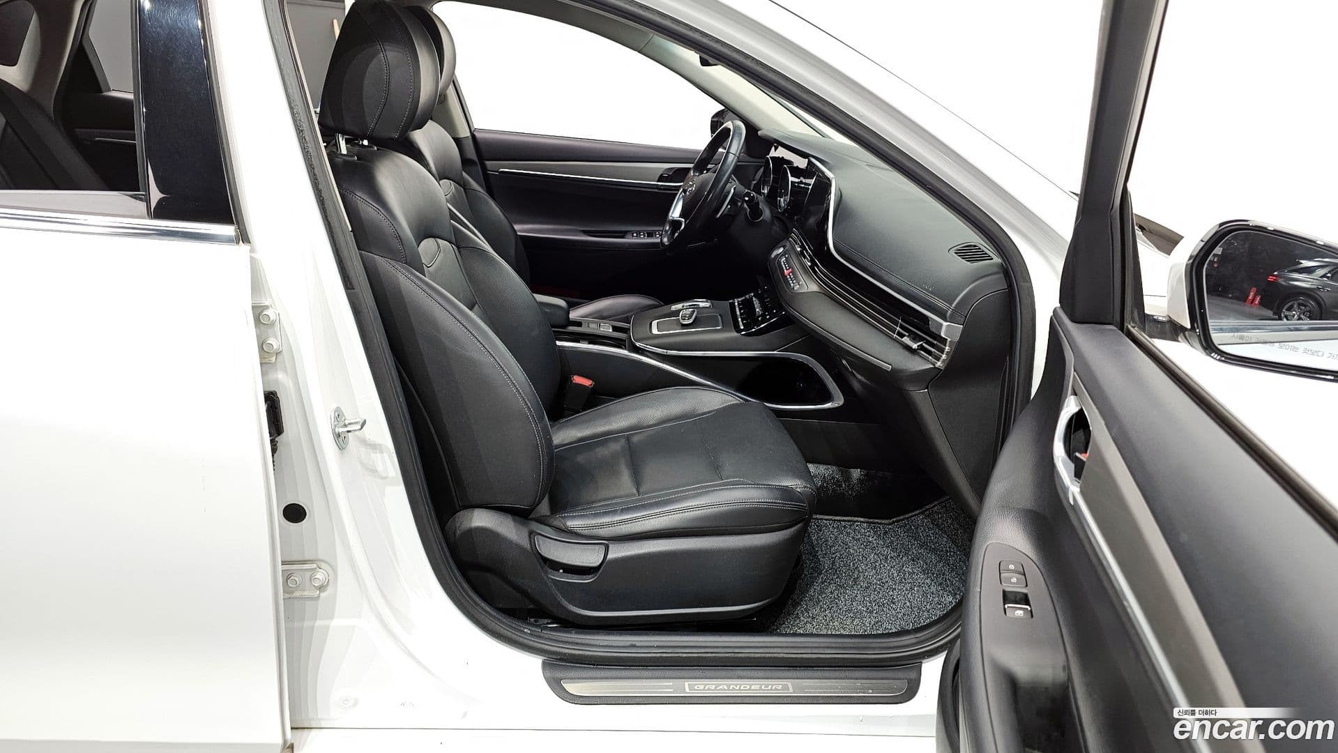 Main__Slider__Photo:Grandeur Hyundai 2020.0-10