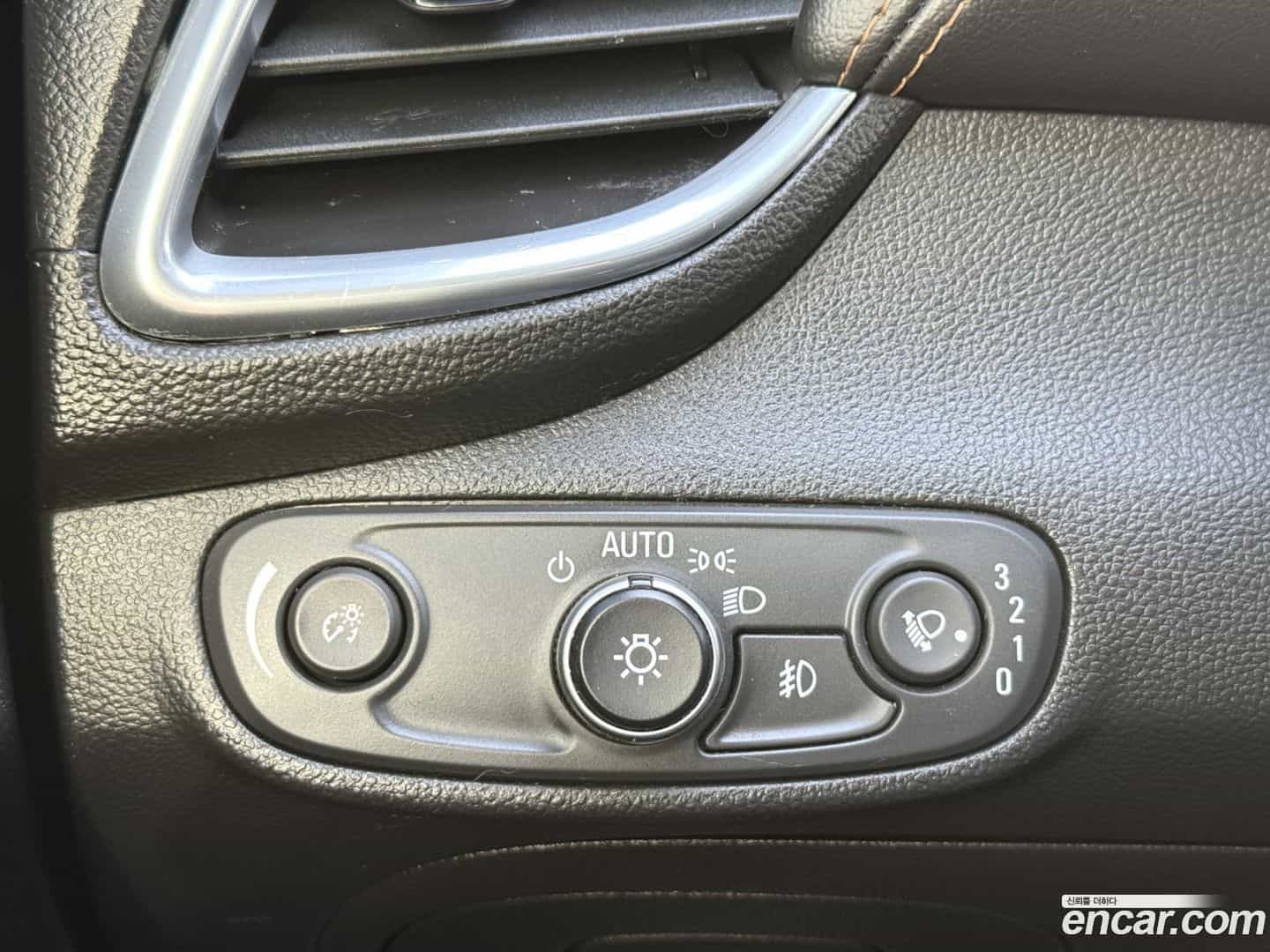 Trax ChevroletGMDaewoo 2018.0-OPTION-022