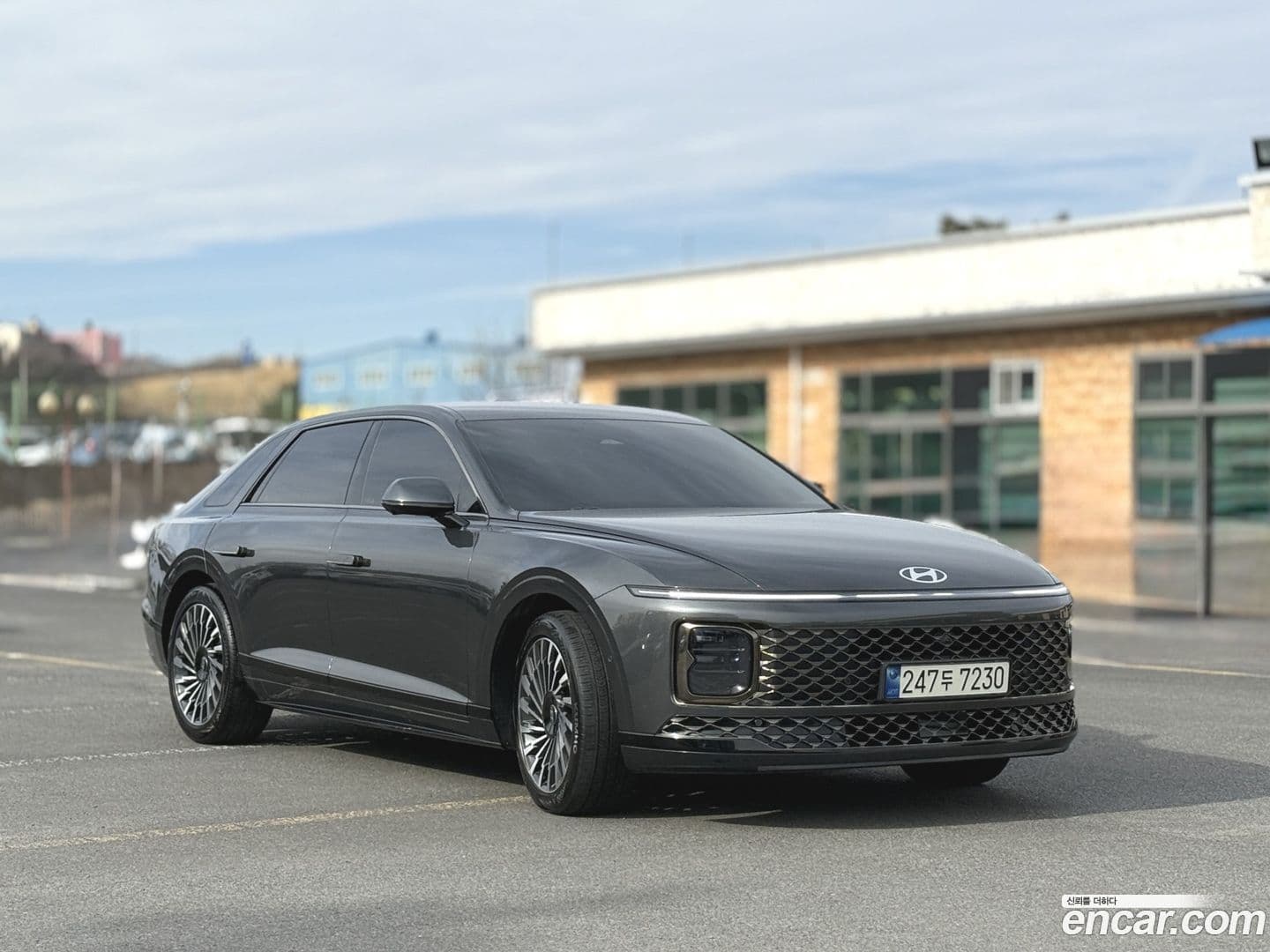 Main__Slider__Photo:Grandeur Hyundai 2023.8-2