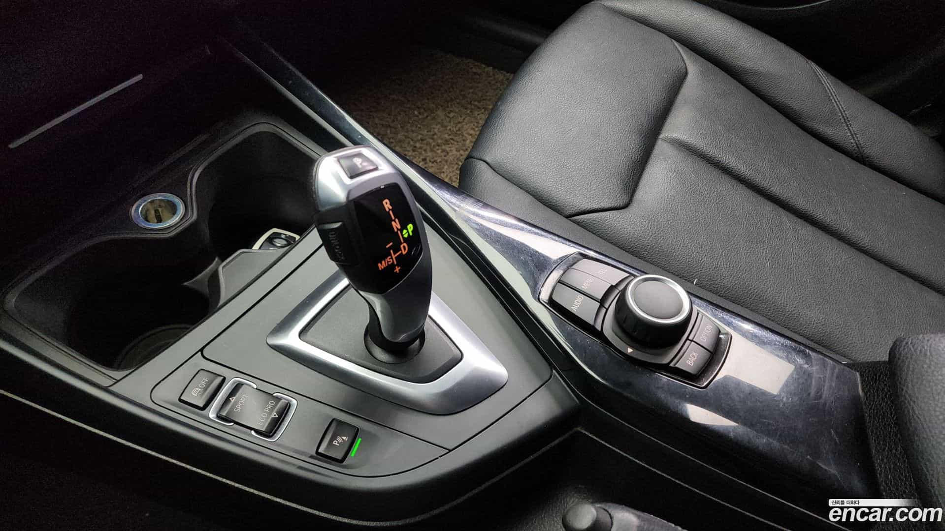 1-Series BMW 2014.8-INNER-009