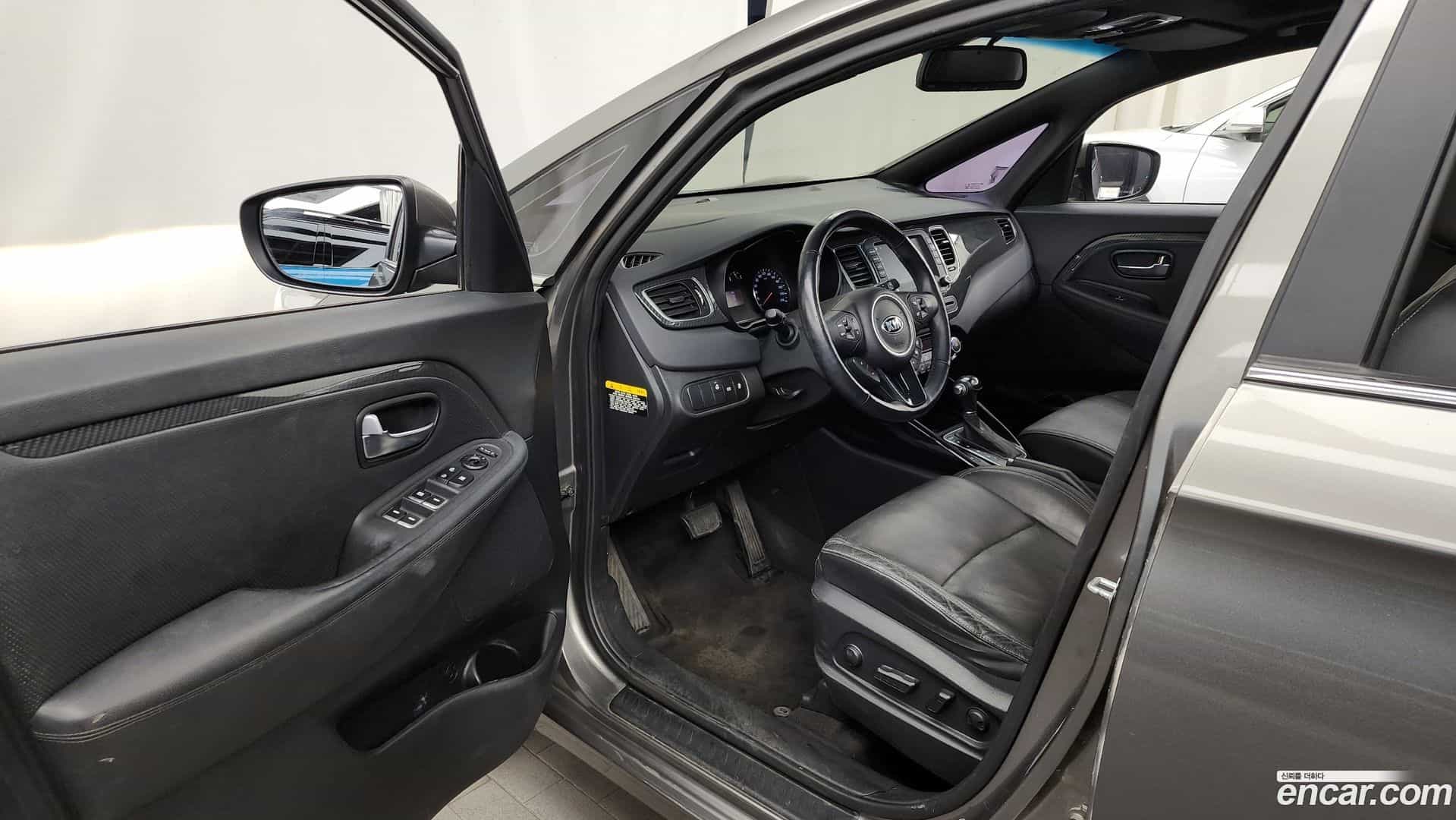 Carens Kia 2017.1-INNER-010