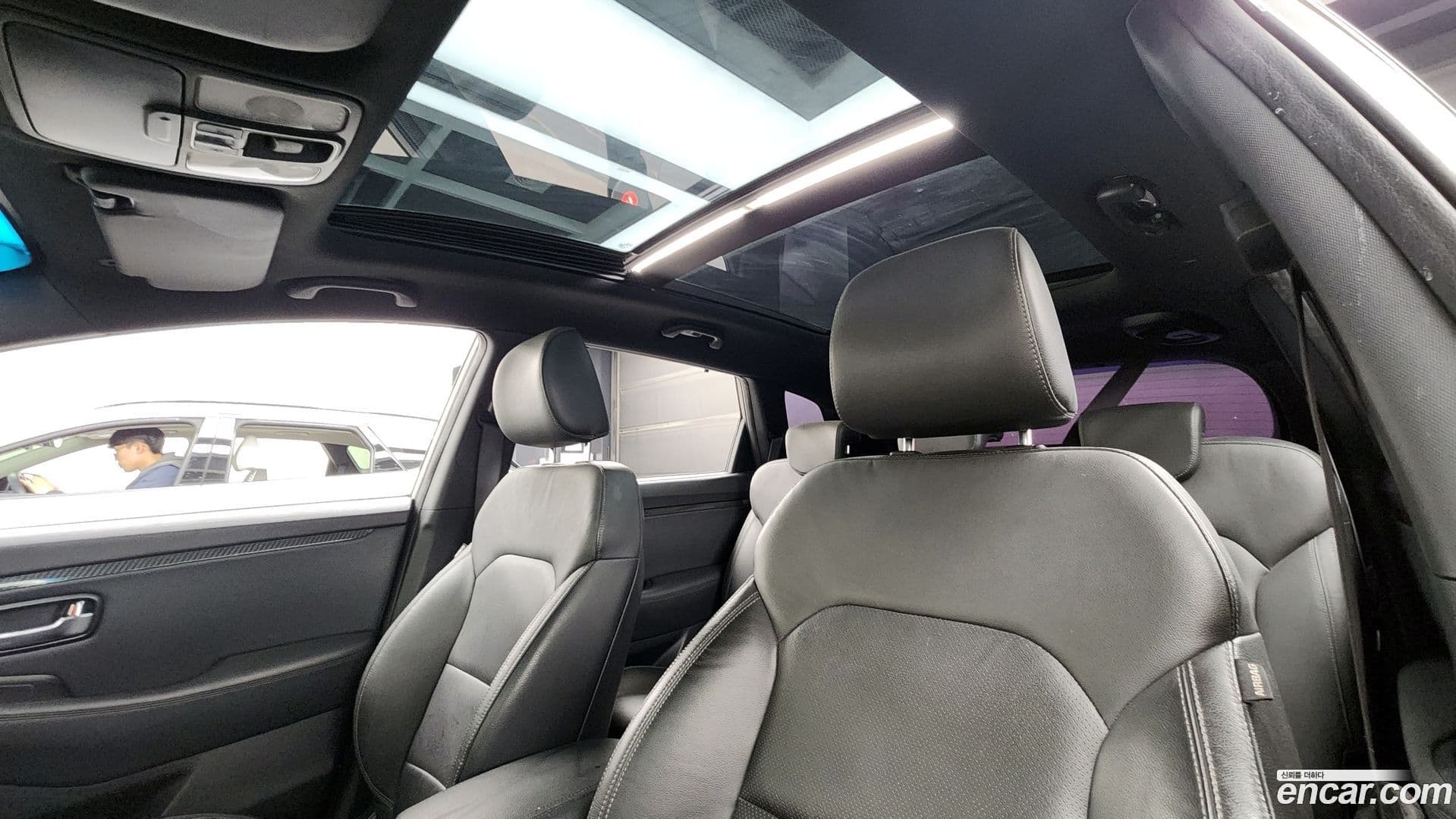 Main__Slider__Photo:Carens Kia 2017.1-17