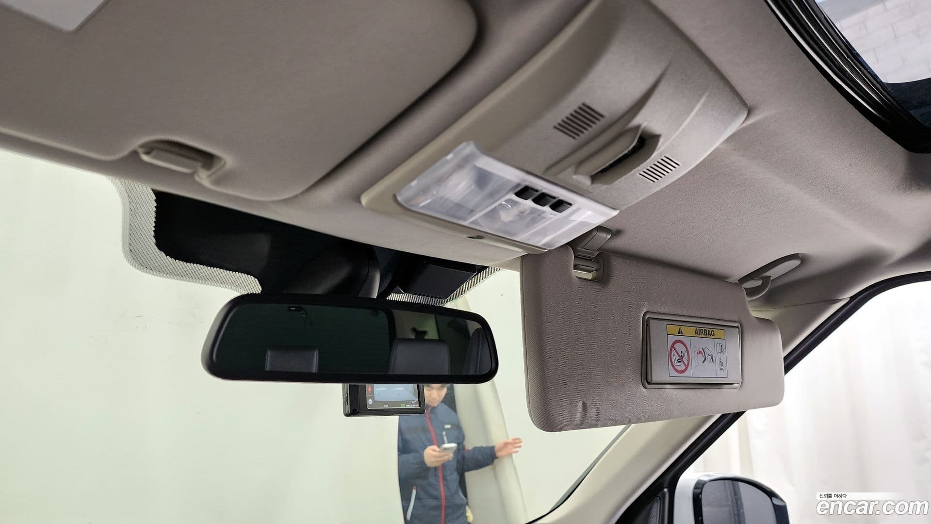 Main__Slider__Photo:Discovery Land Rover 2015.0-16