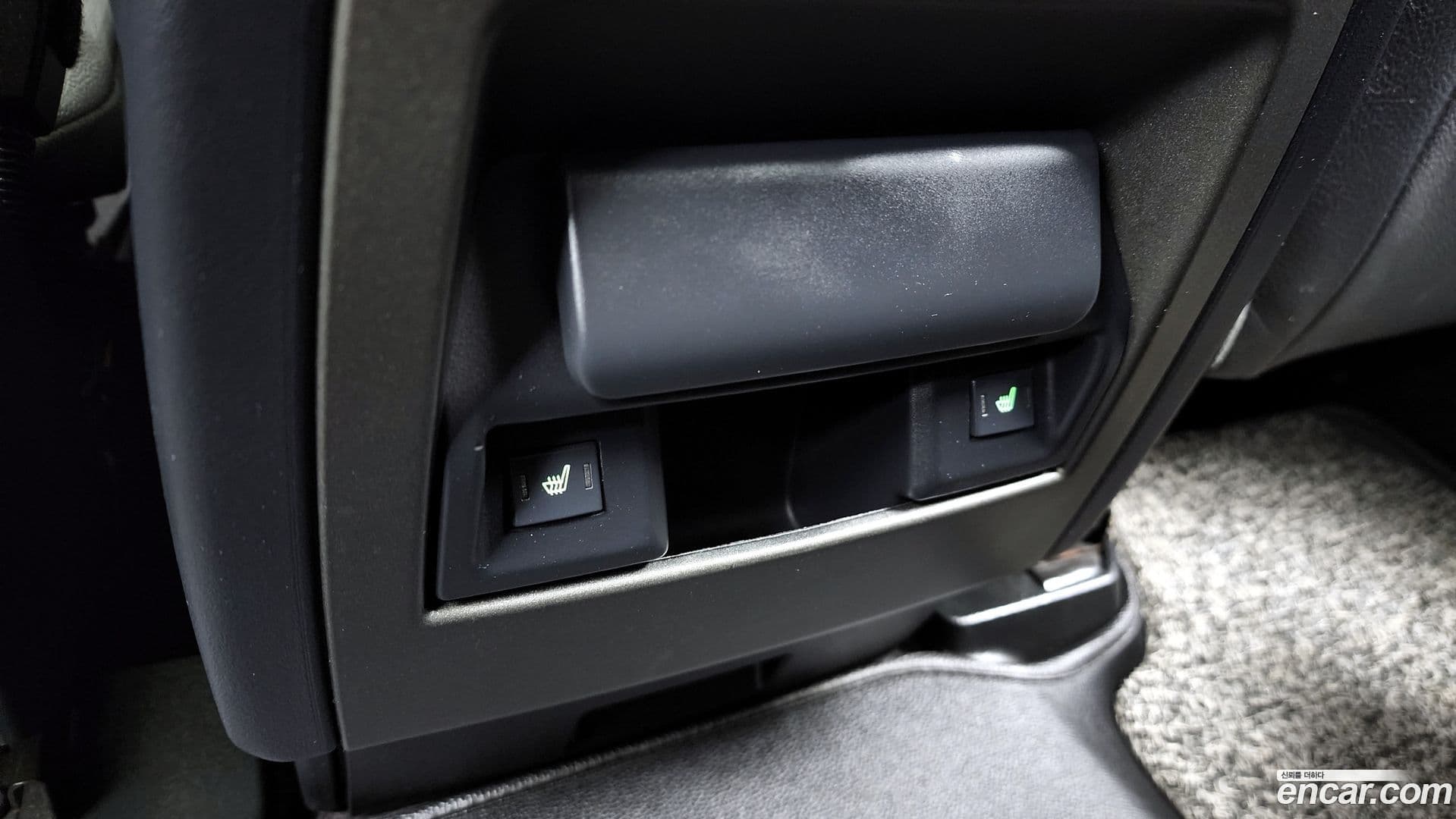 Main__Slider__Photo:Discovery Land Rover 2015.0-18