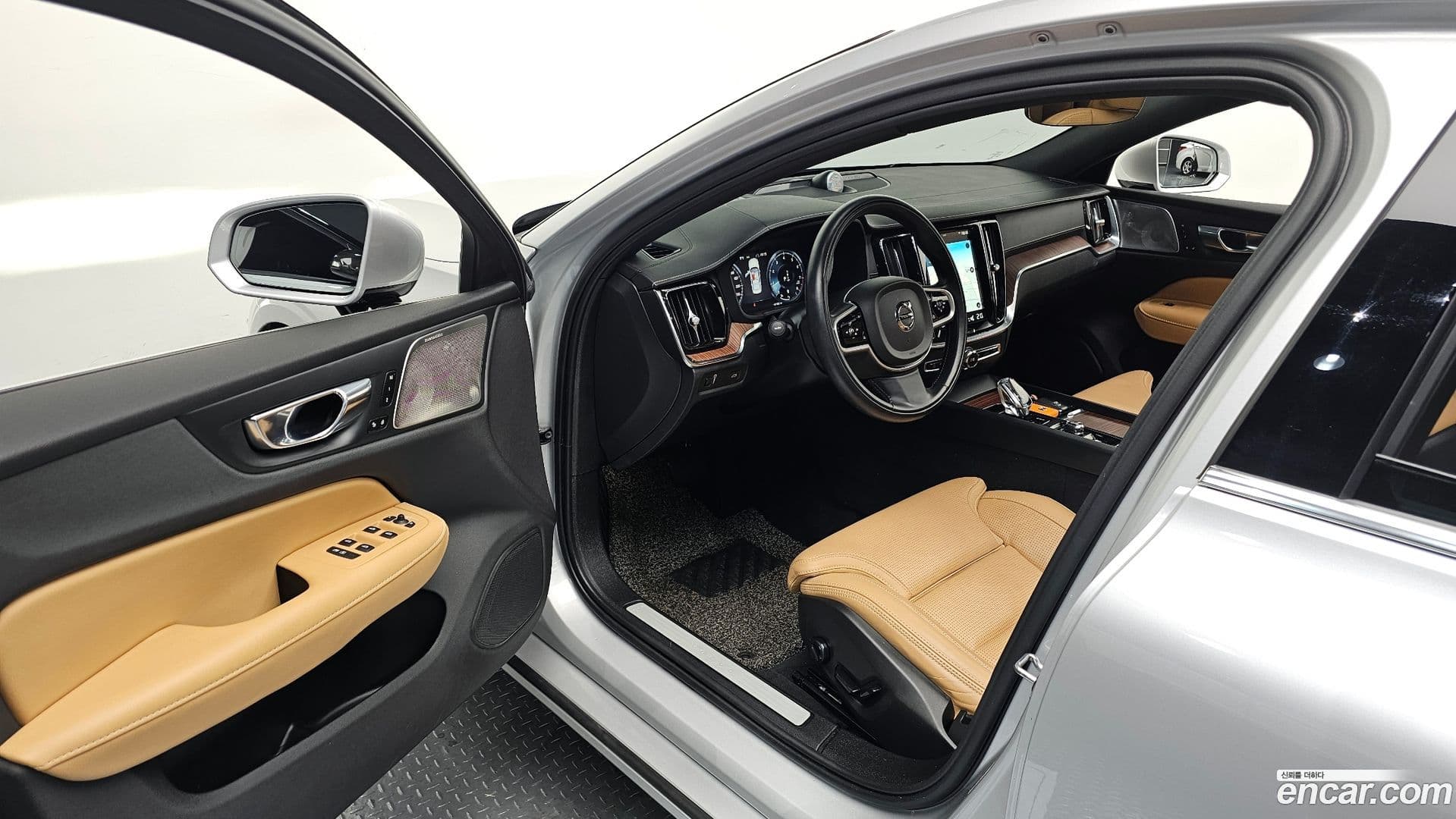 Main__Slider__Photo:S60 Volvo 2021.0-10