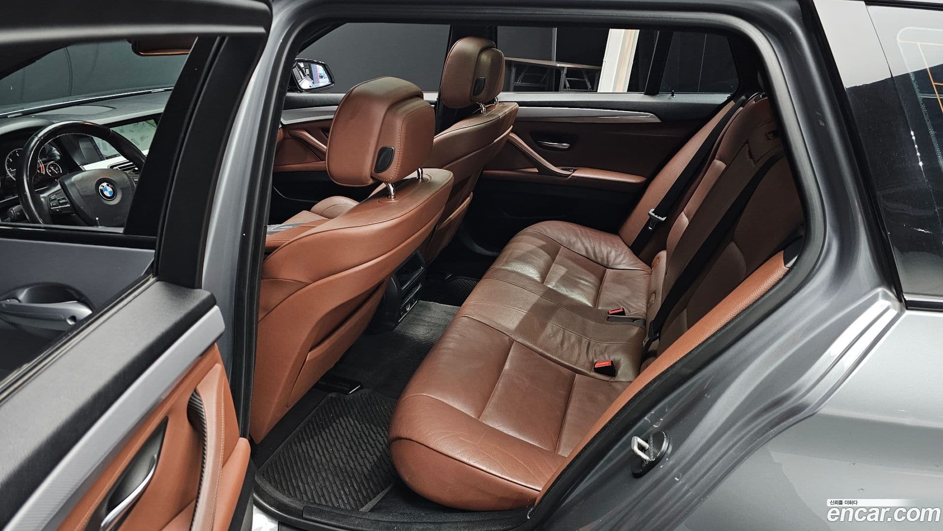 Main__Slider__Photo:5-Series BMW 2012.11-11