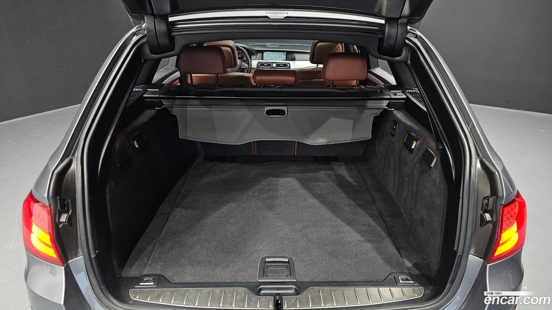 Main__Slider__Photo:5-Series BMW 2012.11-19