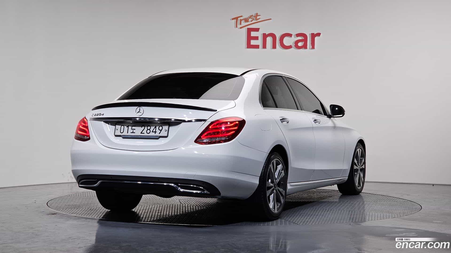 C-Class Mercedes-Benz 2017.11-OUTER-002