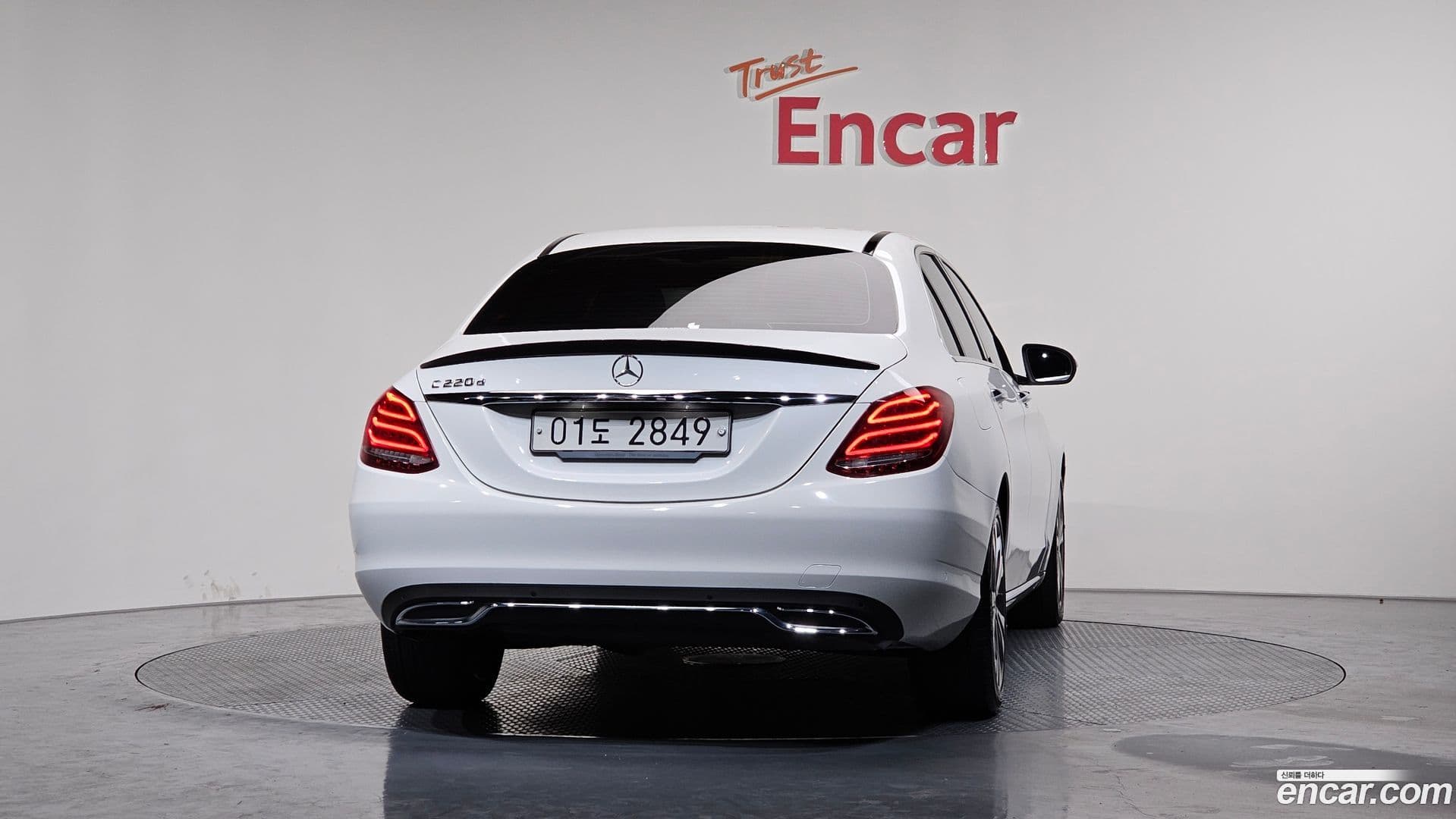 Main__Slider__Photo:C-Class Mercedes-Benz 2017.11-3