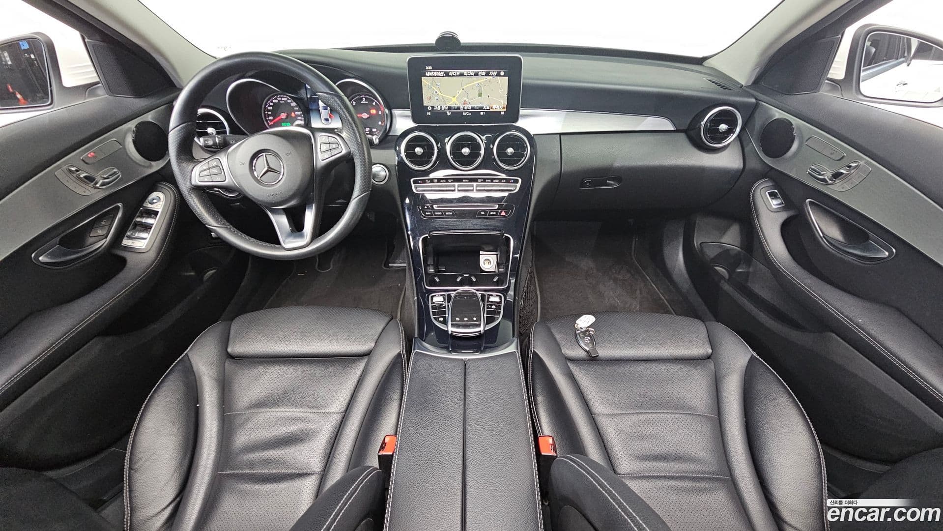 Main__Slider__Photo:C-Class Mercedes-Benz 2017.11-6