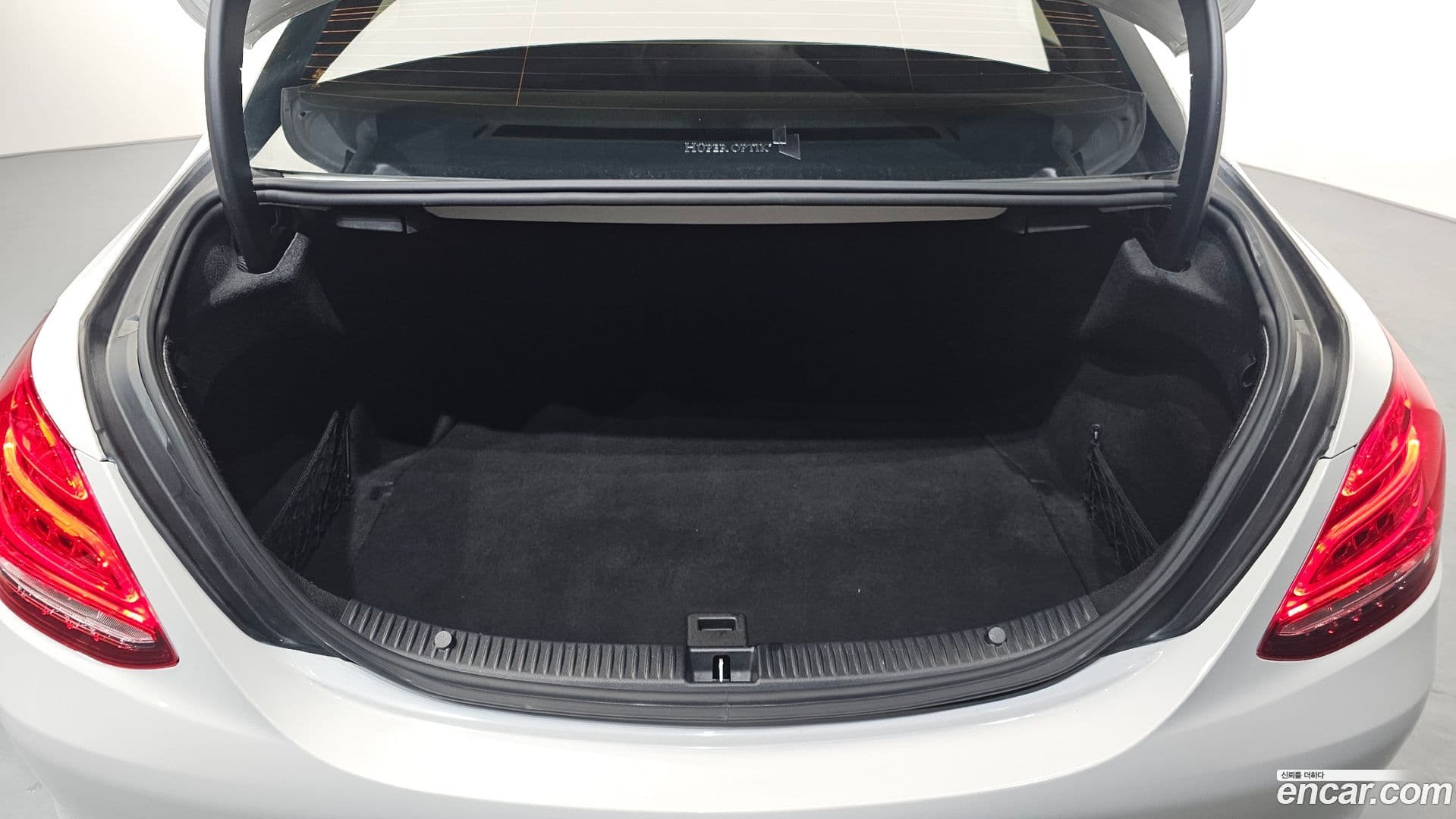 Main__Slider__Photo:C-Class Mercedes-Benz 2017.11-19