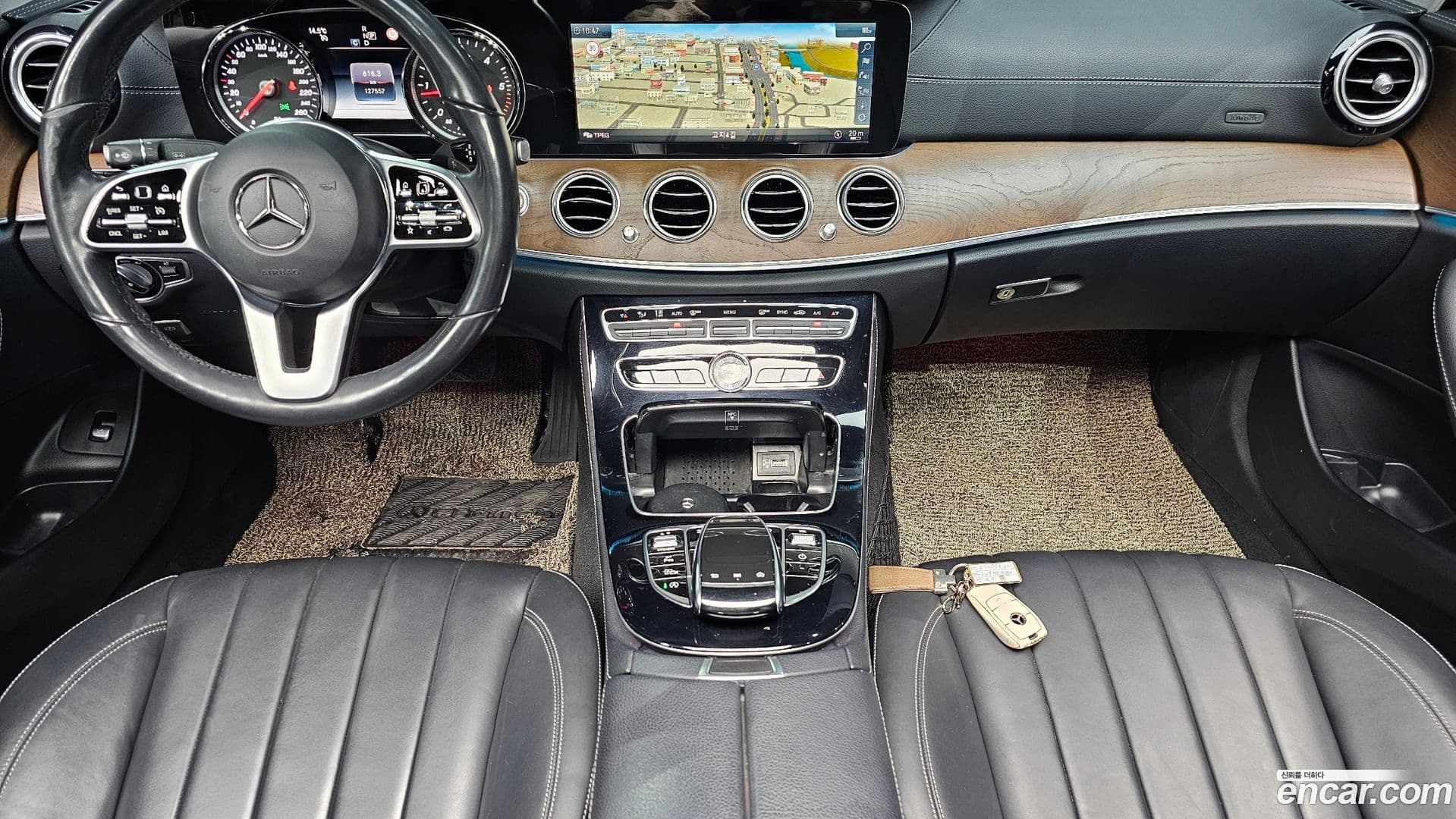 Main__Slider__Photo:E-Class Mercedes-Benz 2019.10-6