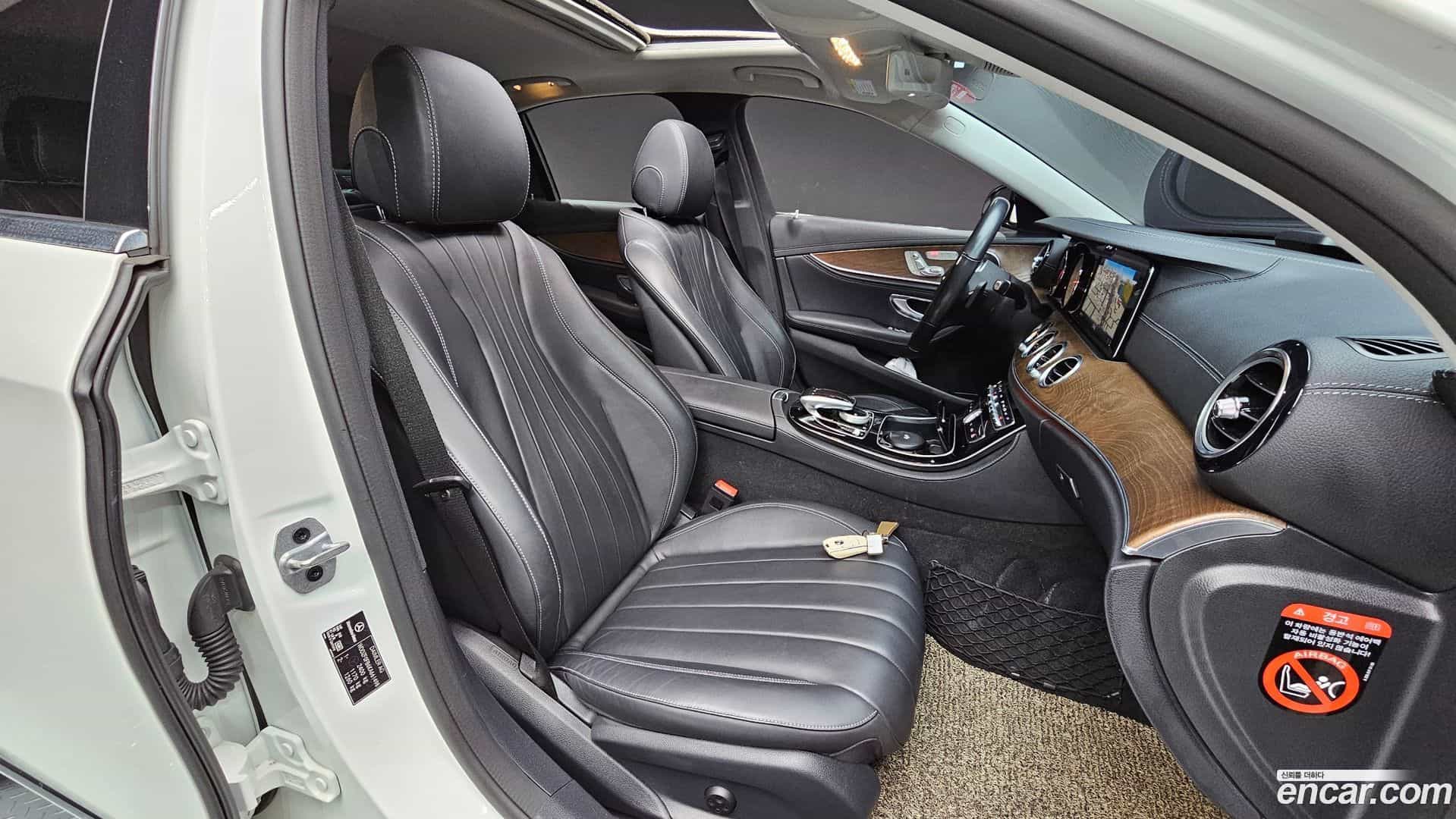 E-Class Mercedes-Benz 2019.10-INNER-010