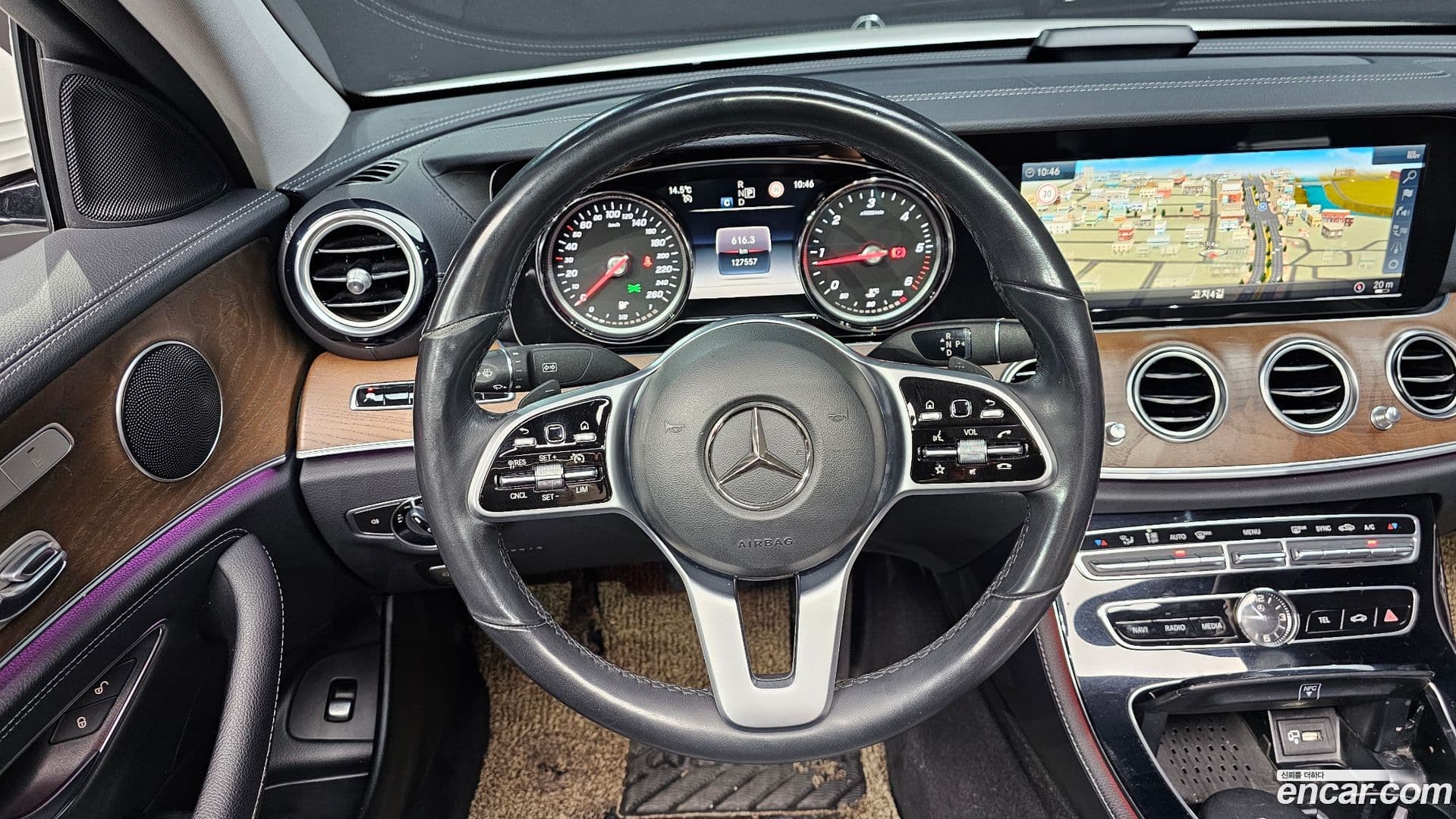 Main__Slider__Photo:E-Class Mercedes-Benz 2019.10-12