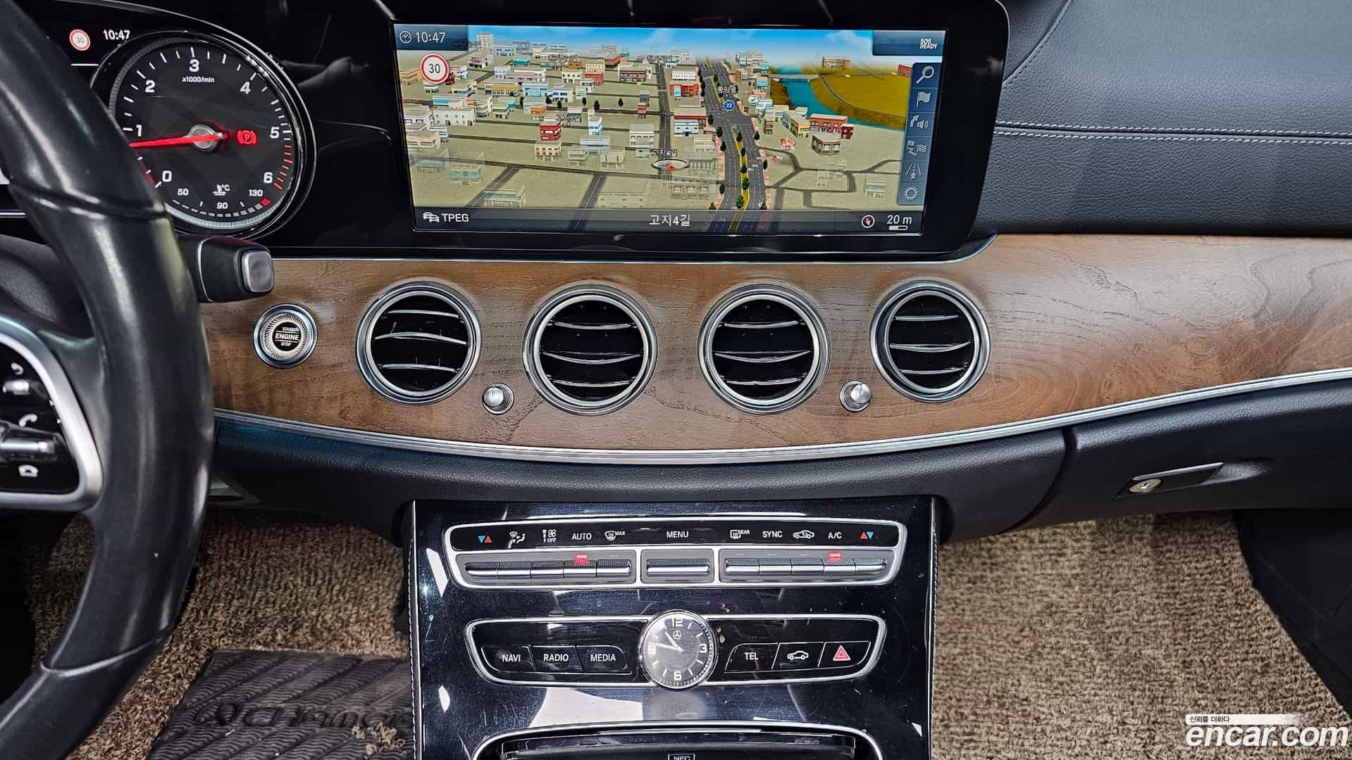 E-Class Mercedes-Benz 2019.10-OPTION-018
