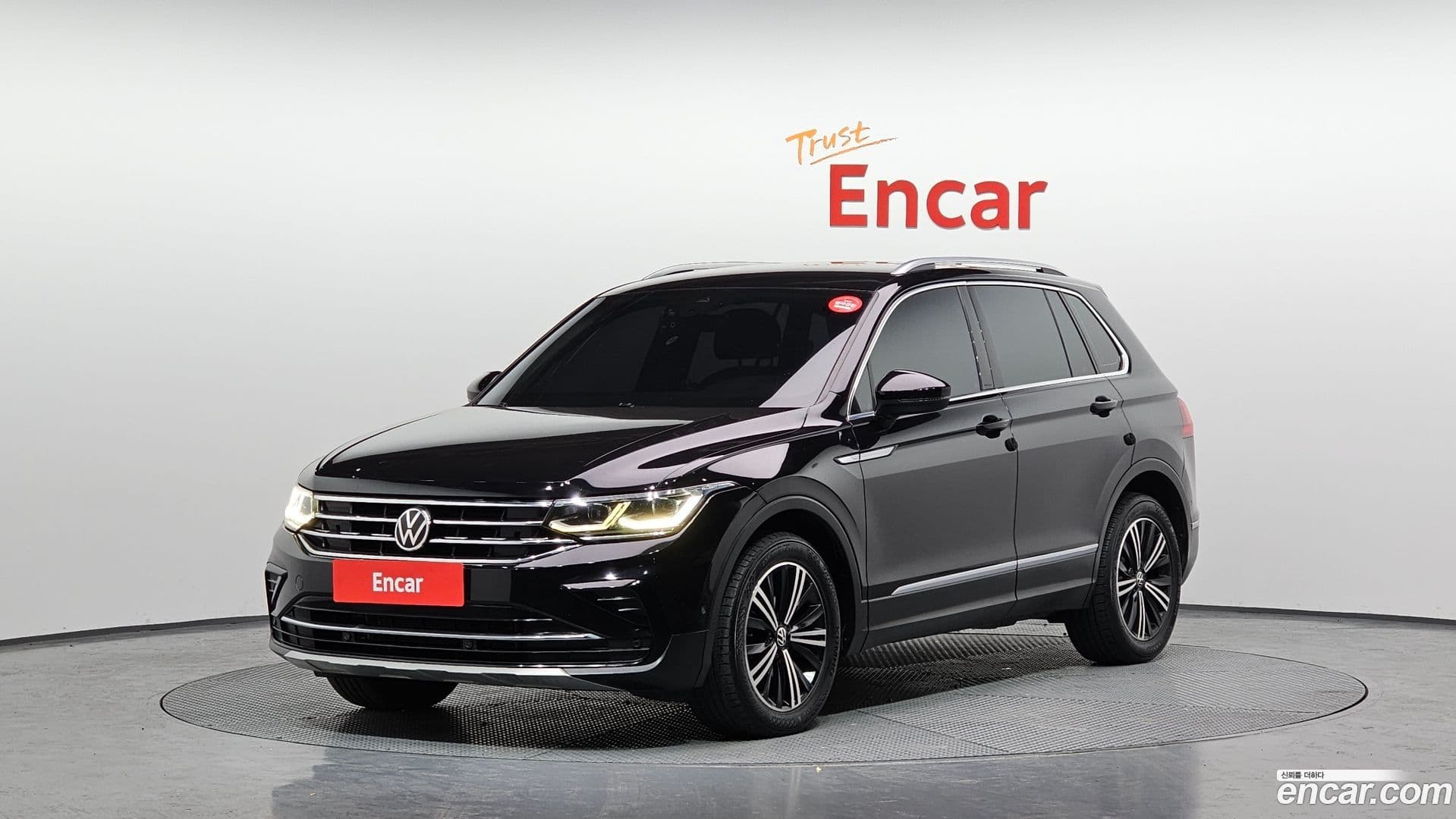 Main__Slider__Photo:Tiguan Volkswagen 2021.7-0