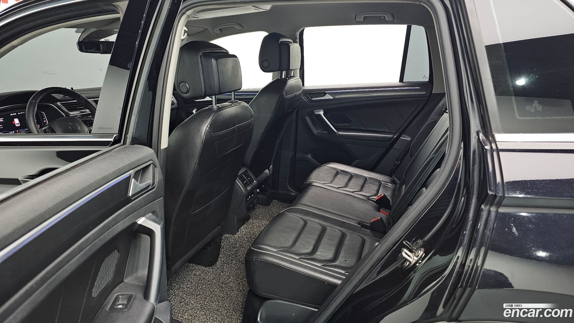 Main__Slider__Photo:Tiguan Volkswagen 2021.7-11