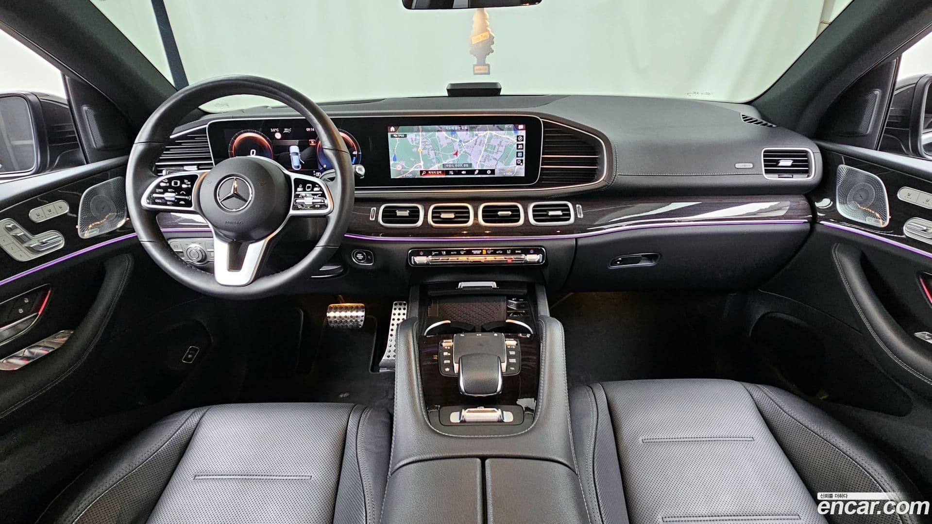 Main__Slider__Photo:GLE-Class Mercedes-Benz 2021.1-6